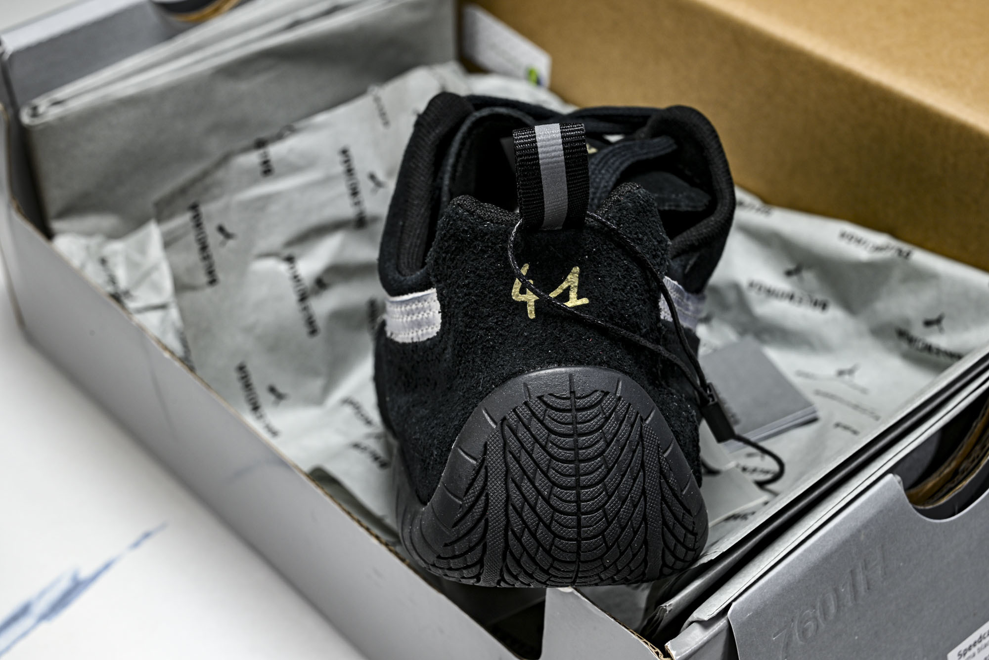 纯原 PUMA_彪马 x Balenciaga巴黎世家 Speedcat 牛皮绒面革 圆头做旧 WSDSD1090 # 纯原 PUMA_彪马 x Balenciaga巴黎世家 Speedcat 牛皮绒面革 圆头做旧 WSDSD1090 #
