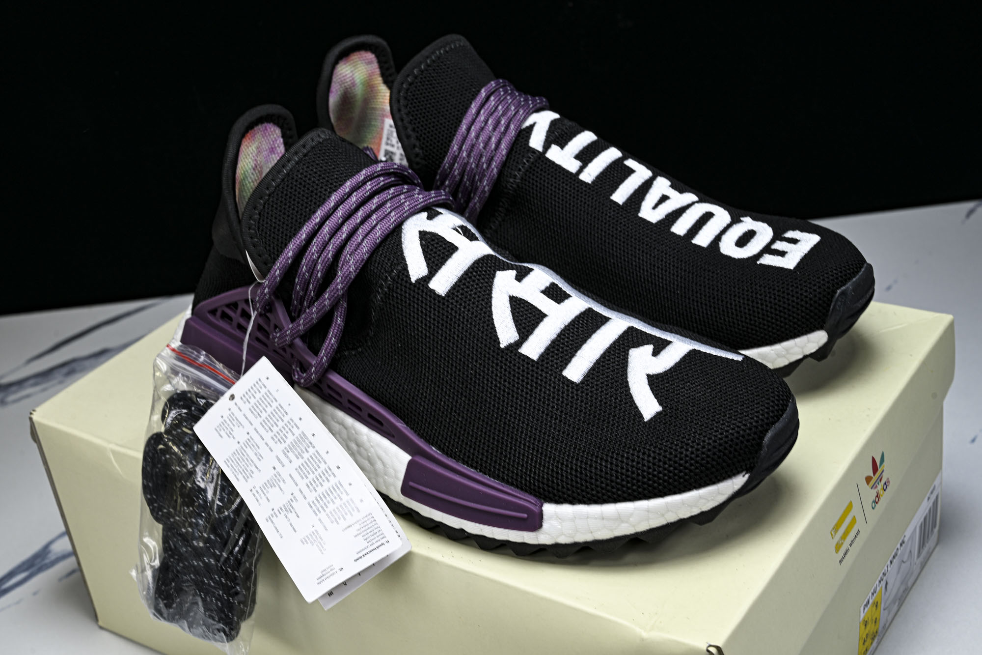 Adidas_阿迪达斯男女同款运动防滑轻便低帮休闲鞋AC7033 #YZ013 40 40.5 41 42 42.5 4 Adidas_阿迪达斯男女同款运动防滑轻便低帮休闲鞋AC7033 #YZ013 40 40.5 41 42 42.5 4