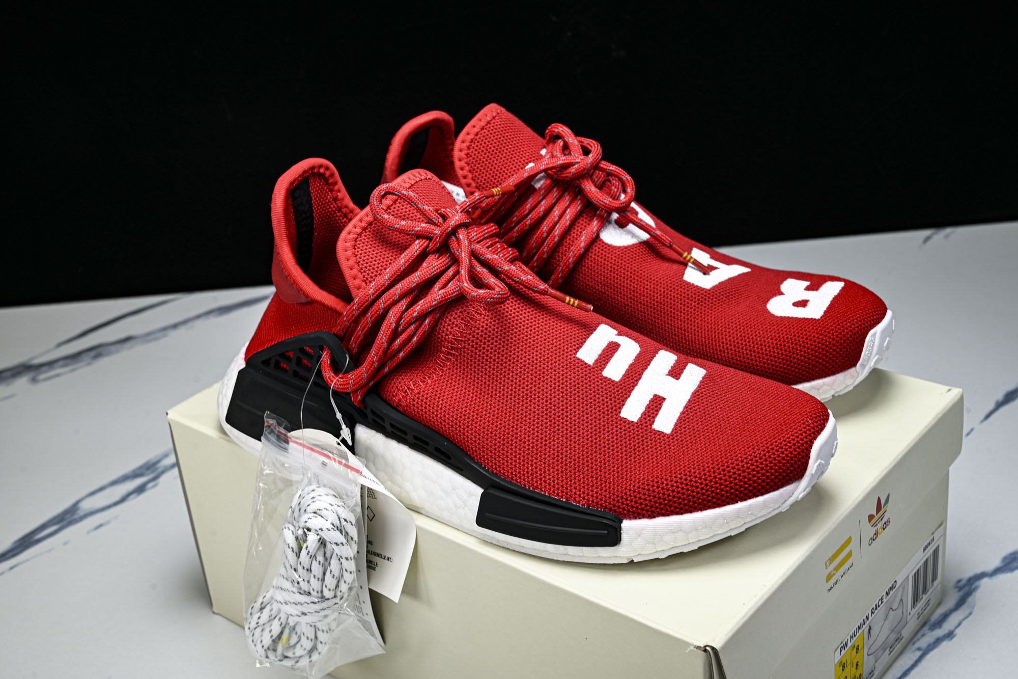 Adidas_阿迪达斯男女同款运动防滑轻便低帮休闲鞋BB0616 #YZ013 40 40.5 41 42 42.5 4