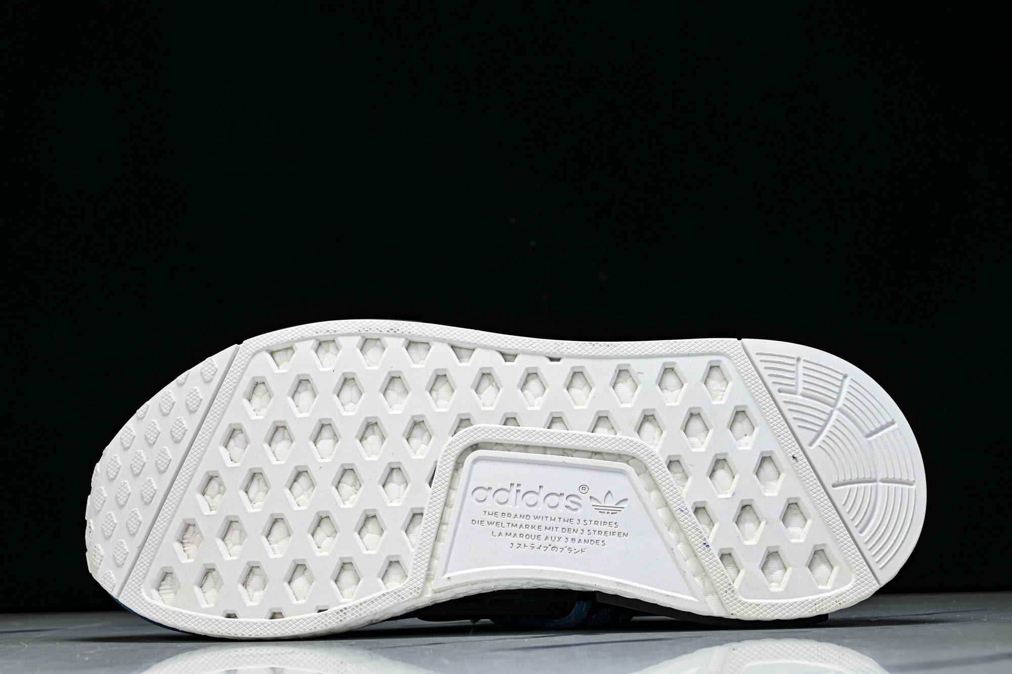 Adidas_阿迪达斯男女同款运动防滑轻便低帮休闲鞋BB0618 #YZ013 40 40.5 41 42 42.5 4 Adidas_阿迪达斯男女同款运动防滑轻便低帮休闲鞋BB0618 #YZ013 40 40.5 41 42 42.5 4