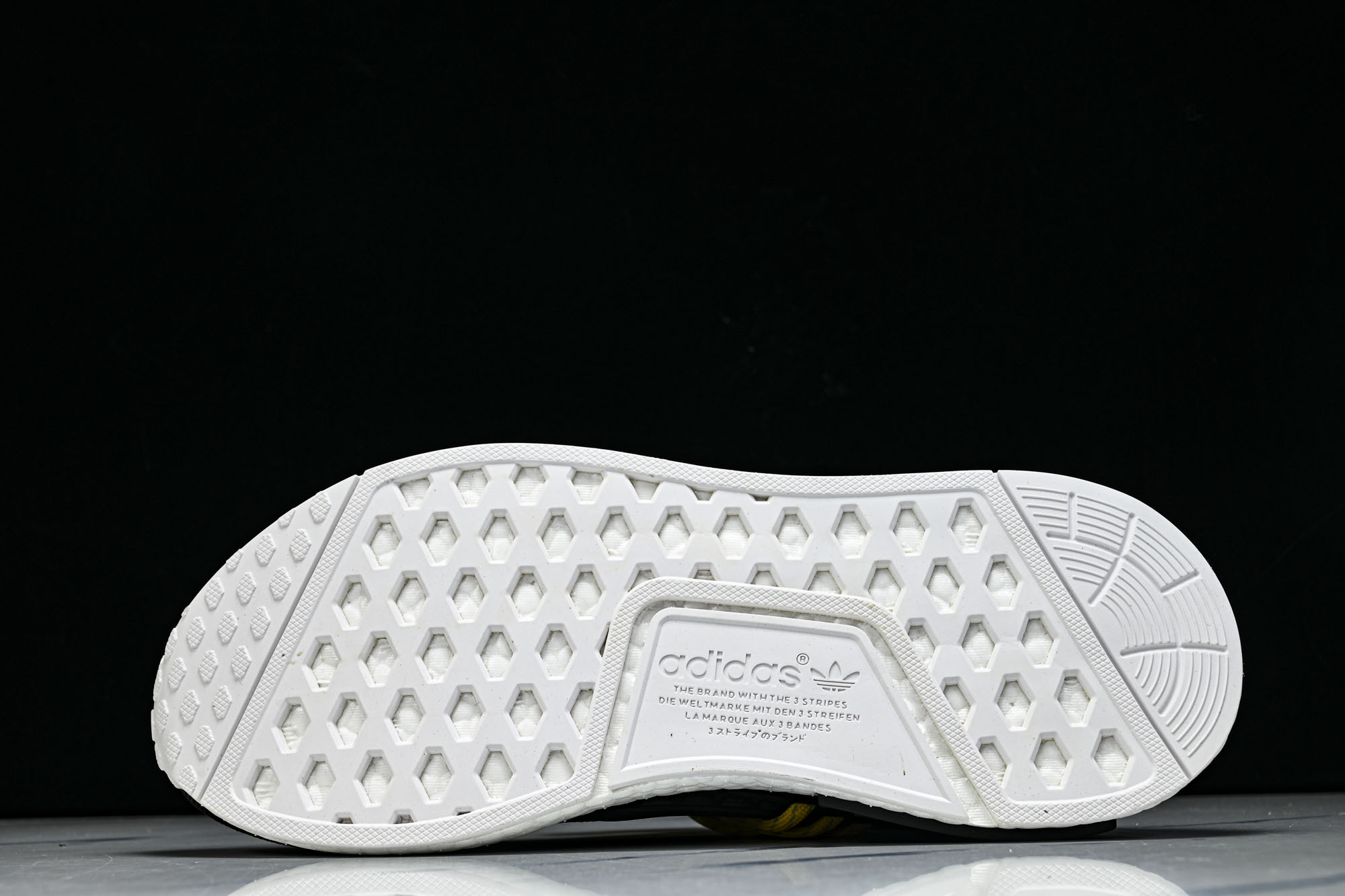 Adidas_阿迪达斯男女同款运动防滑轻便低帮休闲鞋BB3068 #YZ013 40 40.5 41 42 42.5 4