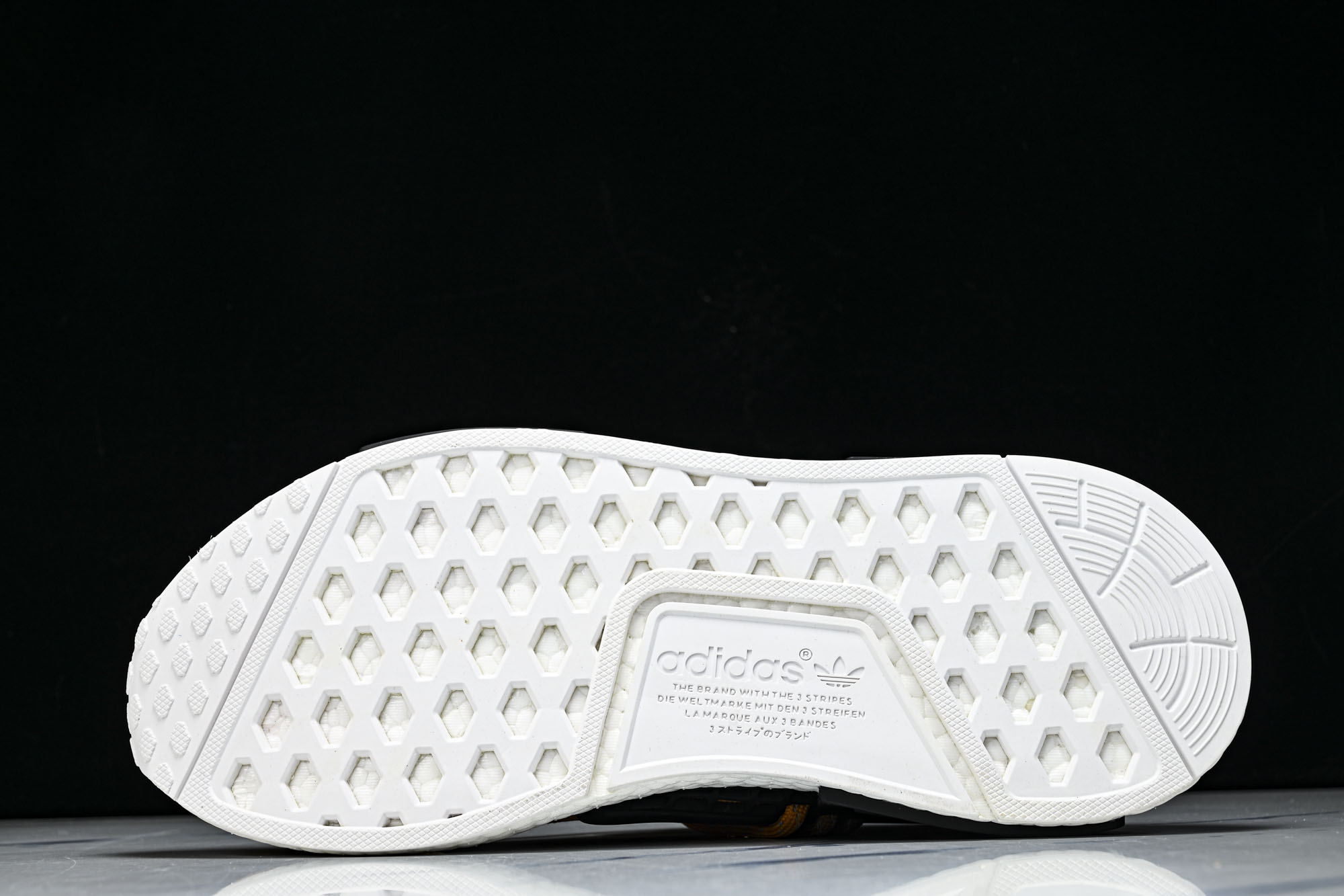 Adidas_阿迪达斯男女同款运动防滑轻便低帮休闲鞋BB3070 #YZ013 40 40.5 41 42 42.5 4