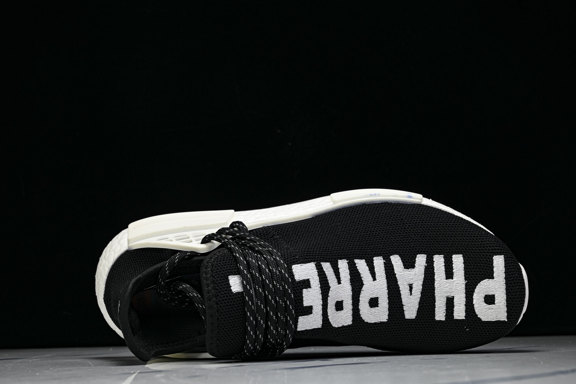 Adidas_阿迪达斯男女同款运动防滑轻便低帮休闲鞋D97921 #YZ013 36 36.5 37.5 38 38.5 Adidas_阿迪达斯男女同款运动防滑轻便低帮休闲鞋D97921 #YZ013 36 36.5 37.5 38 38.5