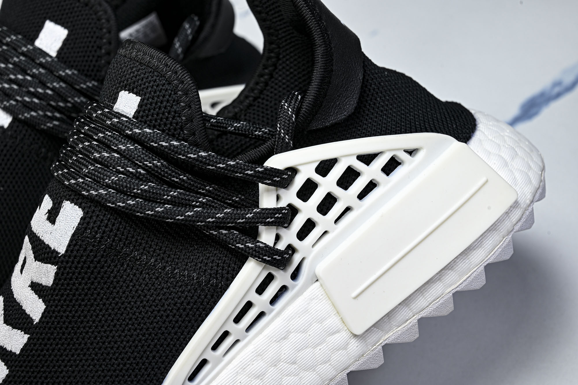 Adidas_阿迪达斯男女同款运动防滑轻便低帮休闲鞋D97921 #YZ013 36 36.5 37.5 38 38.5 Adidas_阿迪达斯男女同款运动防滑轻便低帮休闲鞋D97921 #YZ013 36 36.5 37.5 38 38.5