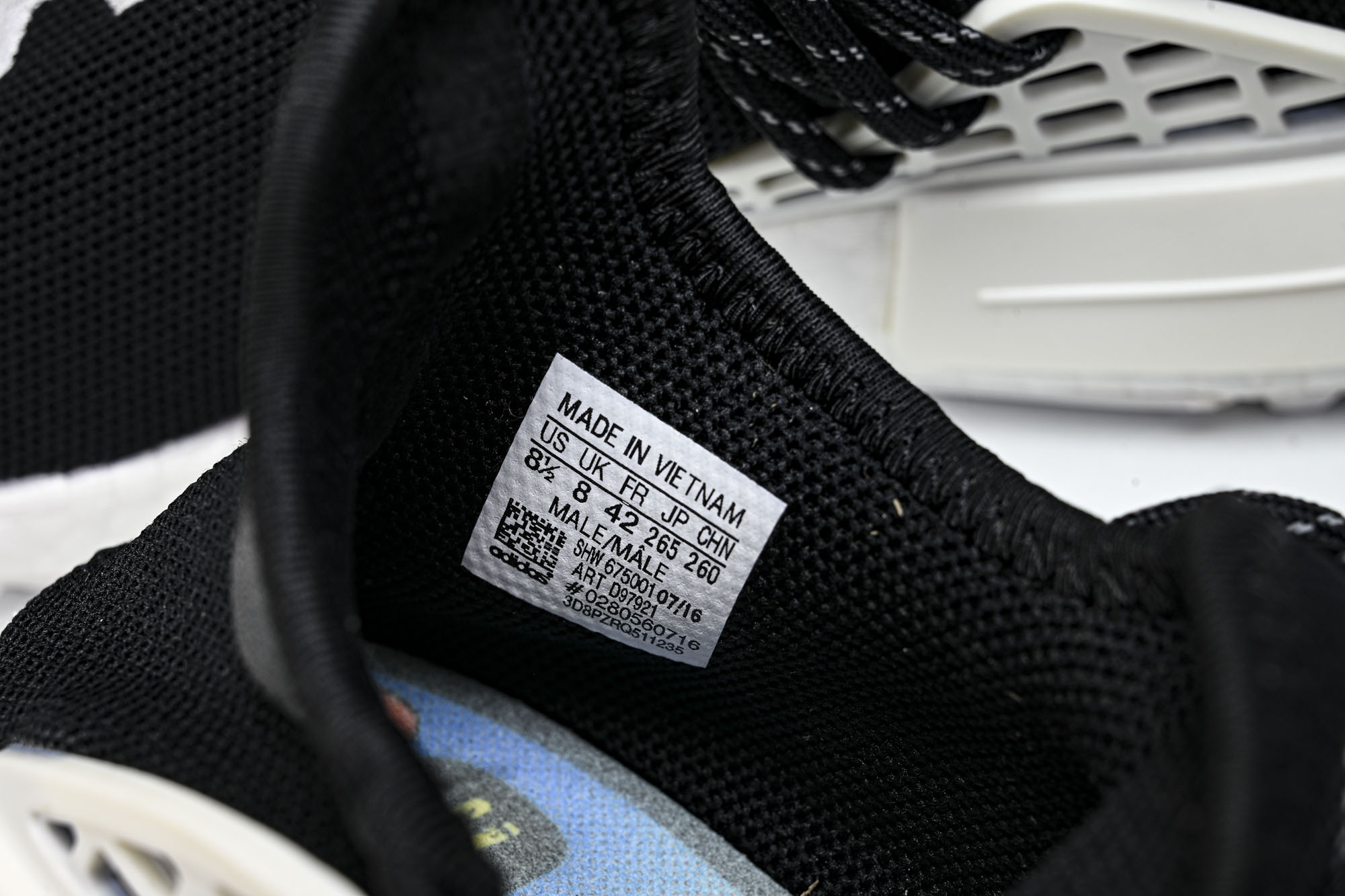 Adidas_阿迪达斯男女同款运动防滑轻便低帮休闲鞋D97921 #YZ013 36 36.5 37.5 38 38.5 Adidas_阿迪达斯男女同款运动防滑轻便低帮休闲鞋D97921 #YZ013 36 36.5 37.5 38 38.5
