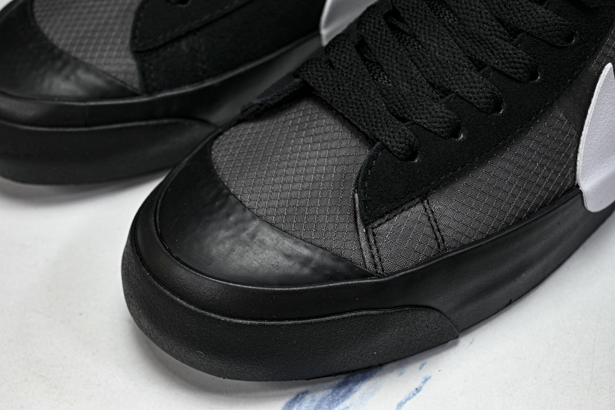 NK Blazer 2.0 x OWOff-White Grim Reaper OW联名限量板鞋 黑白 AA3832-0
