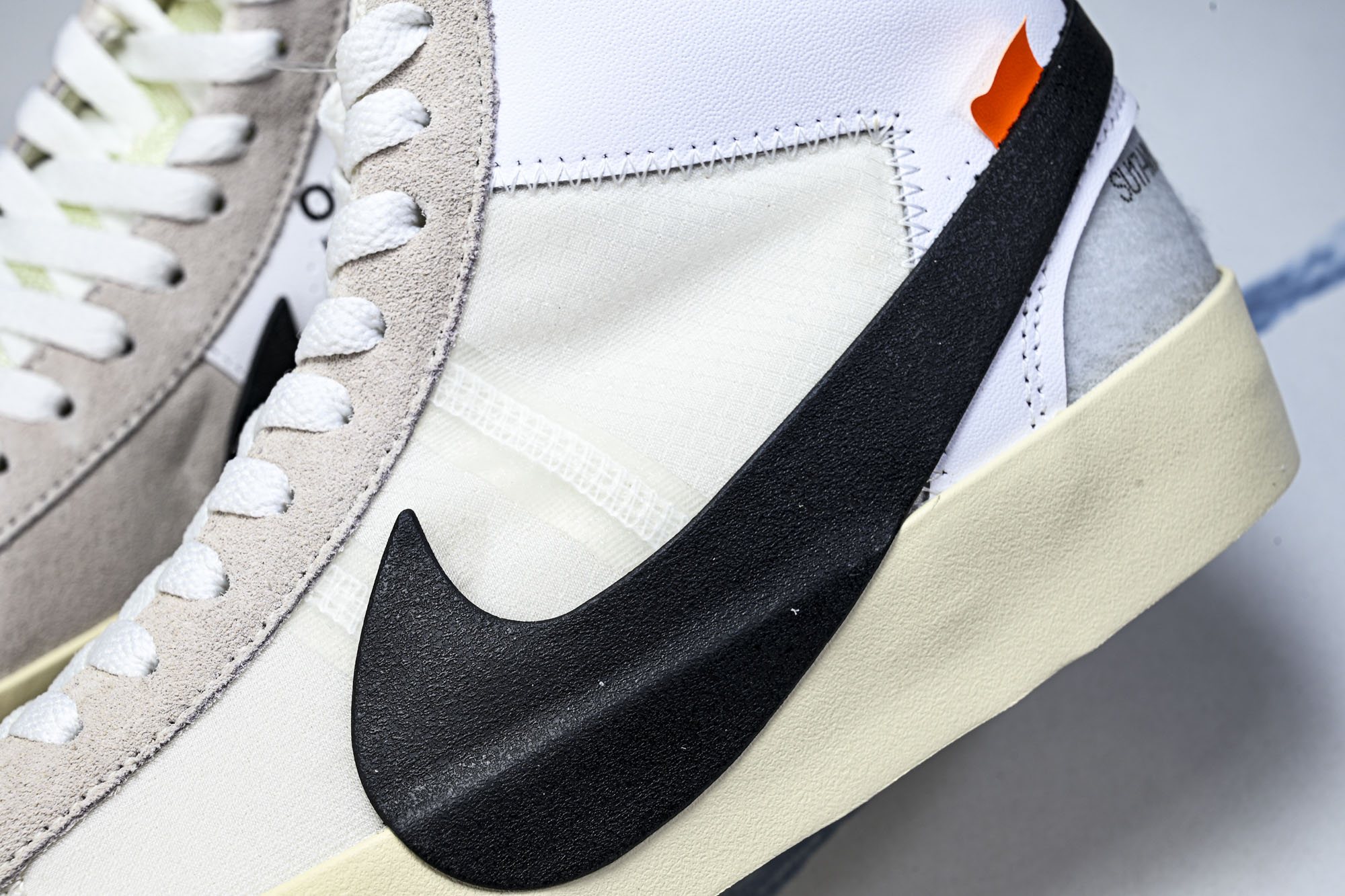 OW X NK Blazer Mid OW联名开拓者复古超限量滑板鞋 AA3832-100 #YZ020 36 36.5 OW X NK Blazer Mid OW联名开拓者复古超限量滑板鞋 AA3832-100 #YZ020 36 36.5
