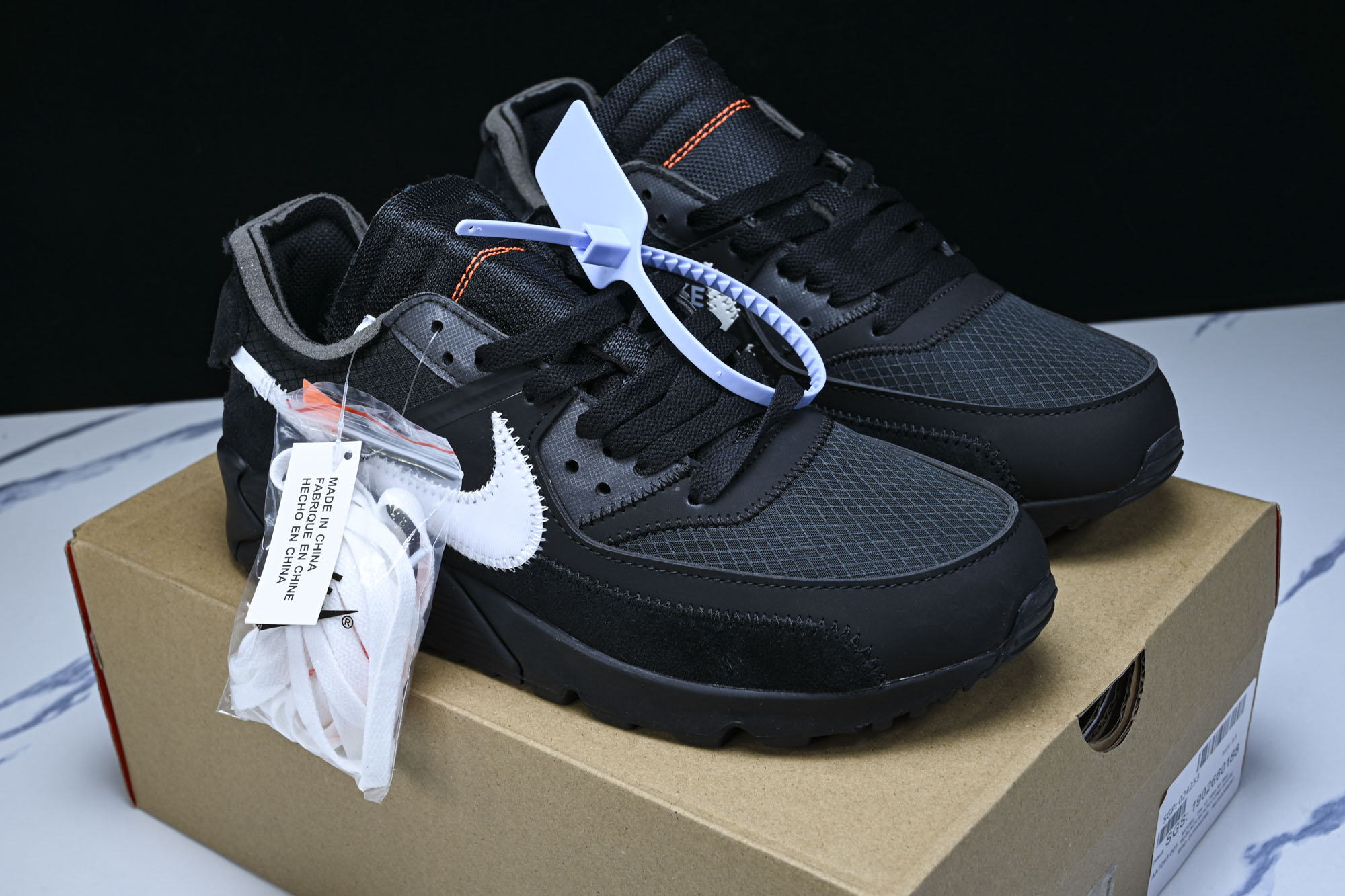 Off-White x NK Air Max 90 OW限量联名跑鞋 黑色白勾 AA7293-001 #YZ013 36 Off-White x NK Air Max 90 OW限量联名跑鞋 黑色白勾 AA7293-001 #YZ013 36