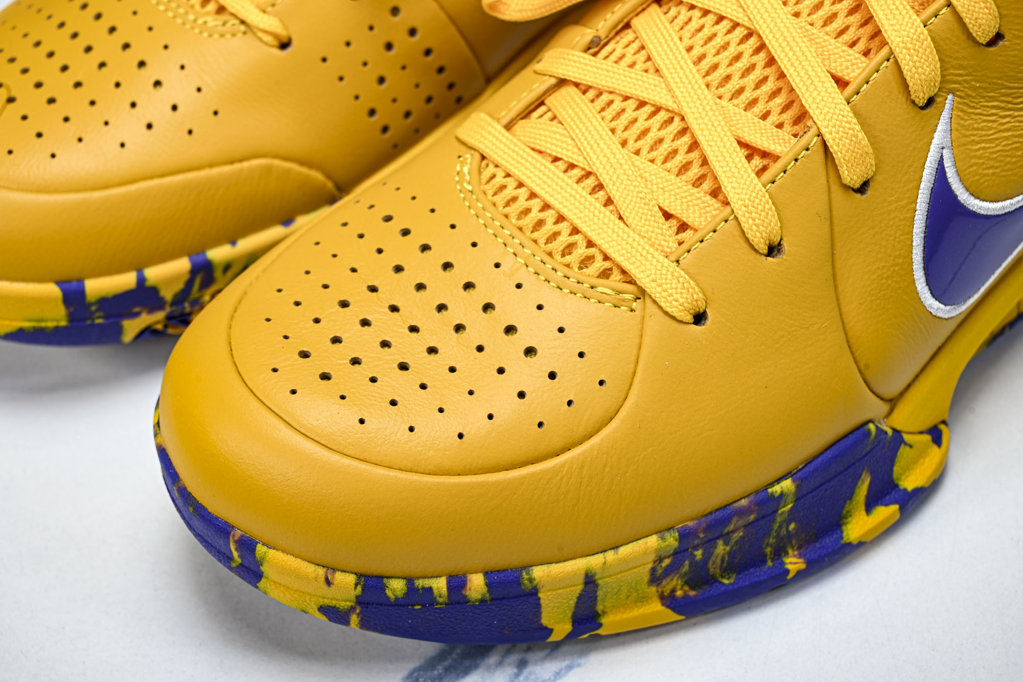 Nike耐克男士x Los Angeles Lakers Zoom Kobe 4 Protro sneakers 黑黄I