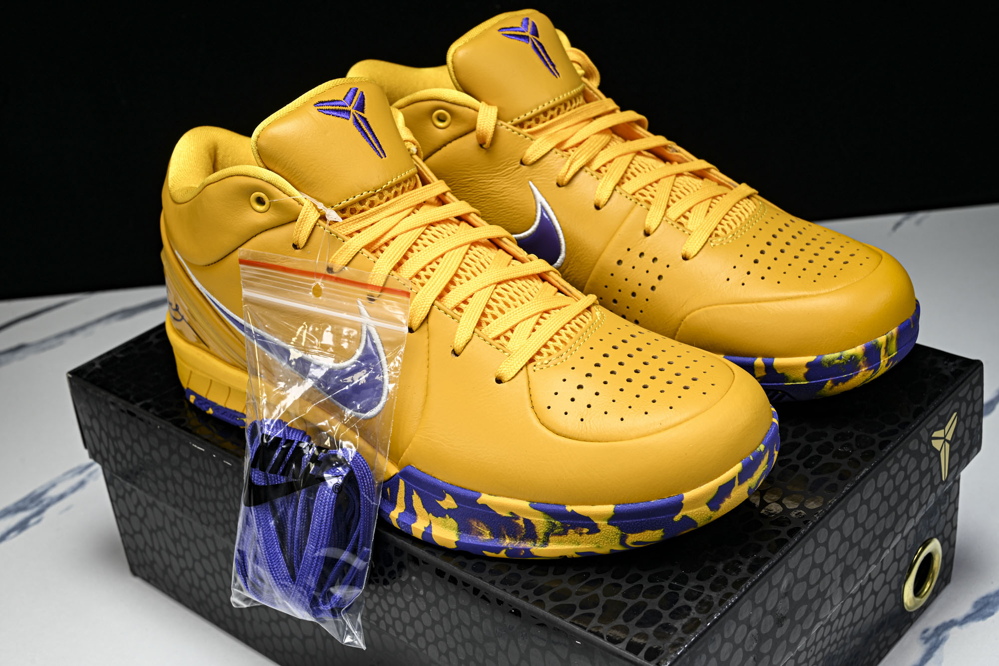 Nike耐克男士x Los Angeles Lakers Zoom Kobe 4 Protro sneakers 黑黄I