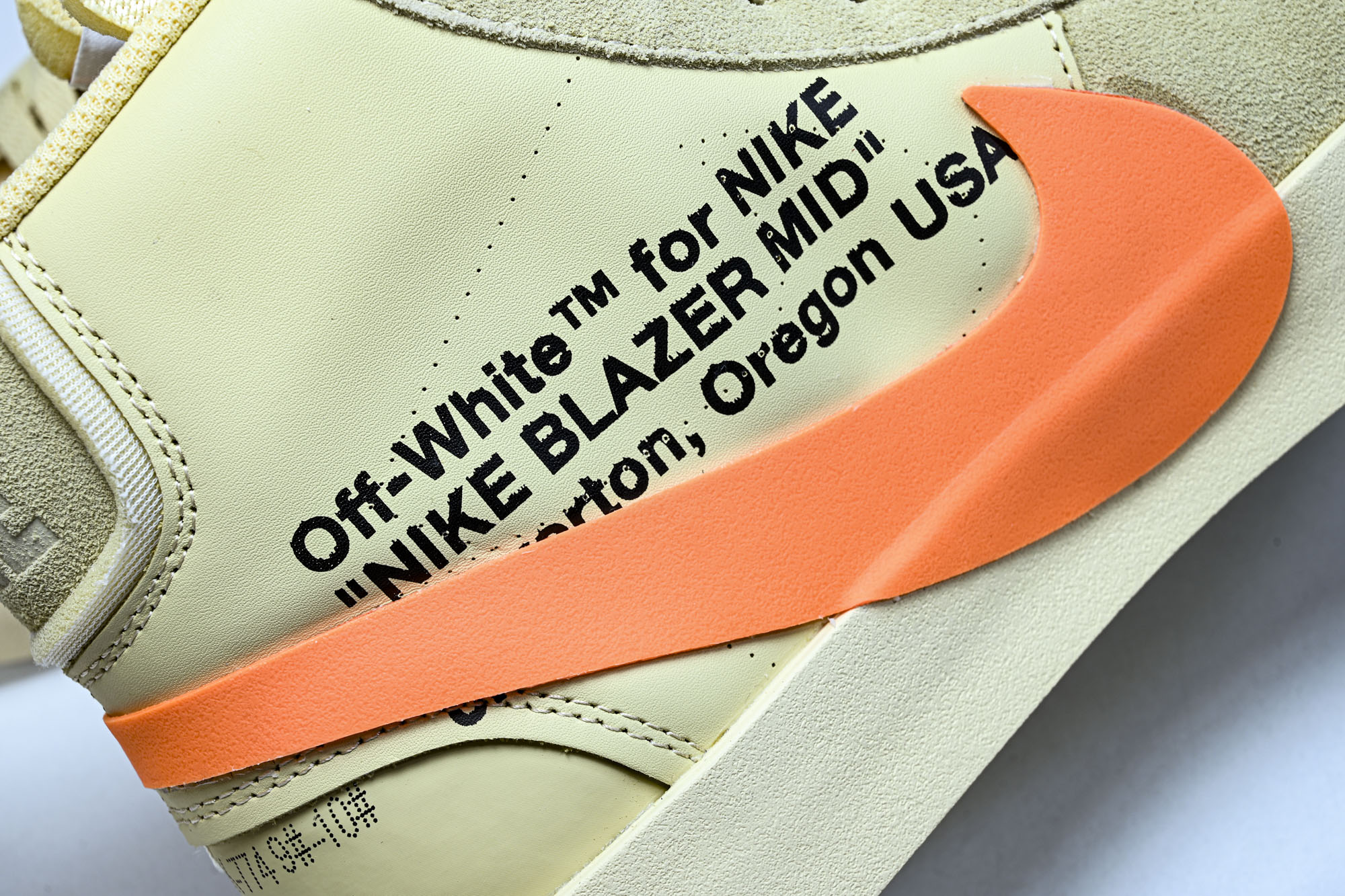 NK Blazer mid x OW ow联名男板鞋 万圣节 AA3832 700 #YZ013 40 40.5 41 NK Blazer mid x OW ow联名男板鞋 万圣节 AA3832 700 #YZ013 40 40.5 41