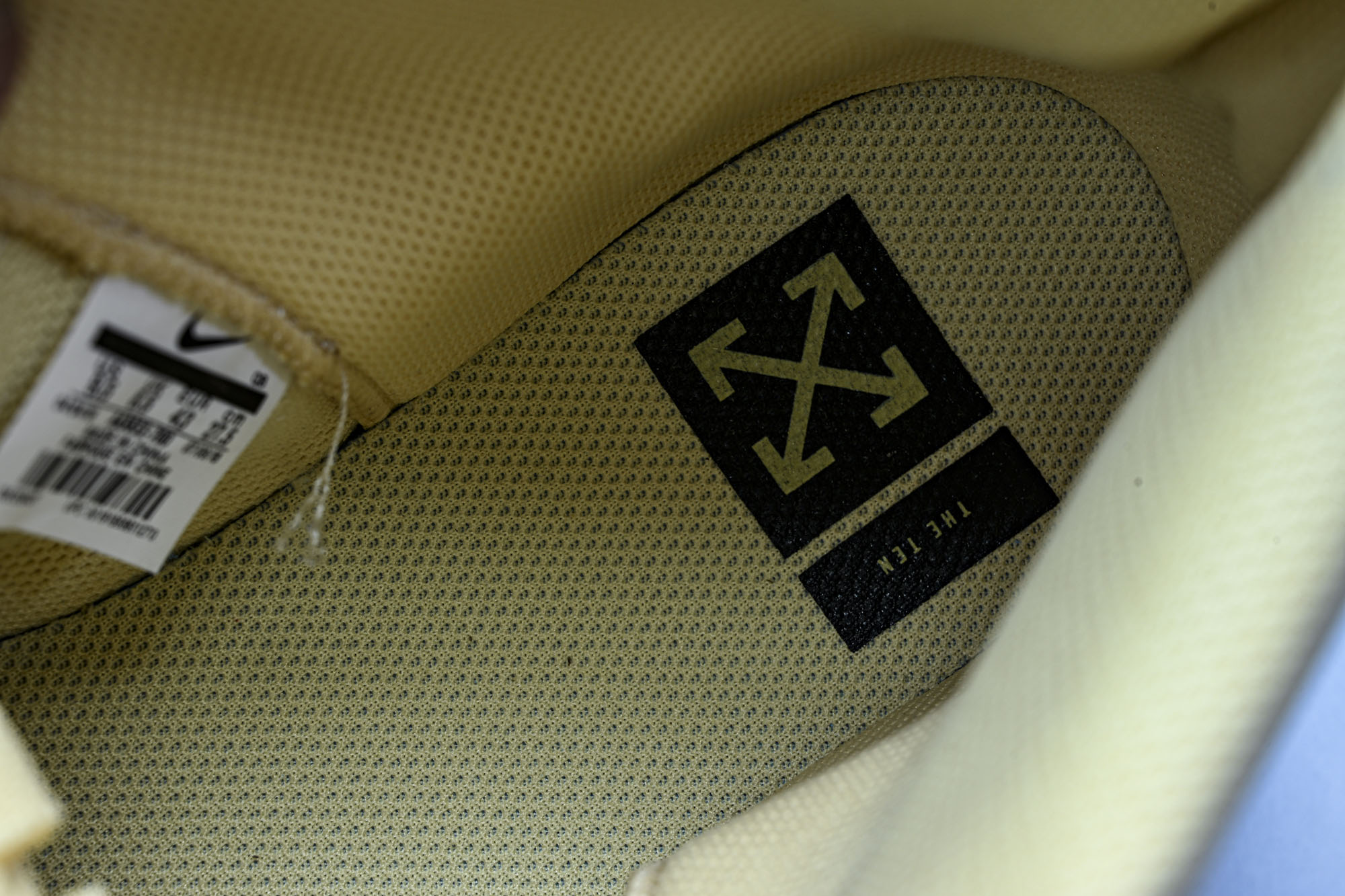 NK Blazer mid x OW ow联名男板鞋 万圣节 AA3832 700 #YZ013 40 40.5 41 NK Blazer mid x OW ow联名男板鞋 万圣节 AA3832 700 #YZ013 40 40.5 41