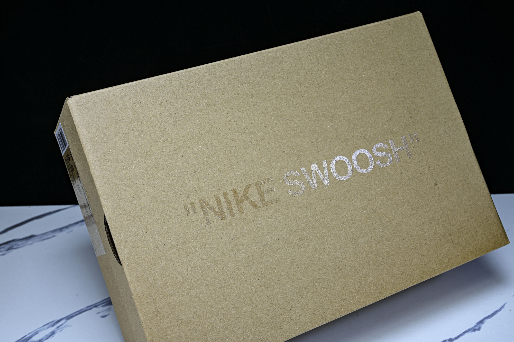 NK Blazer mid x OW ow联名男板鞋 万圣节 AA3832 700 #YZ013 40 40.5 41 NK Blazer mid x OW ow联名男板鞋 万圣节 AA3832 700 #YZ013 40 40.5 41