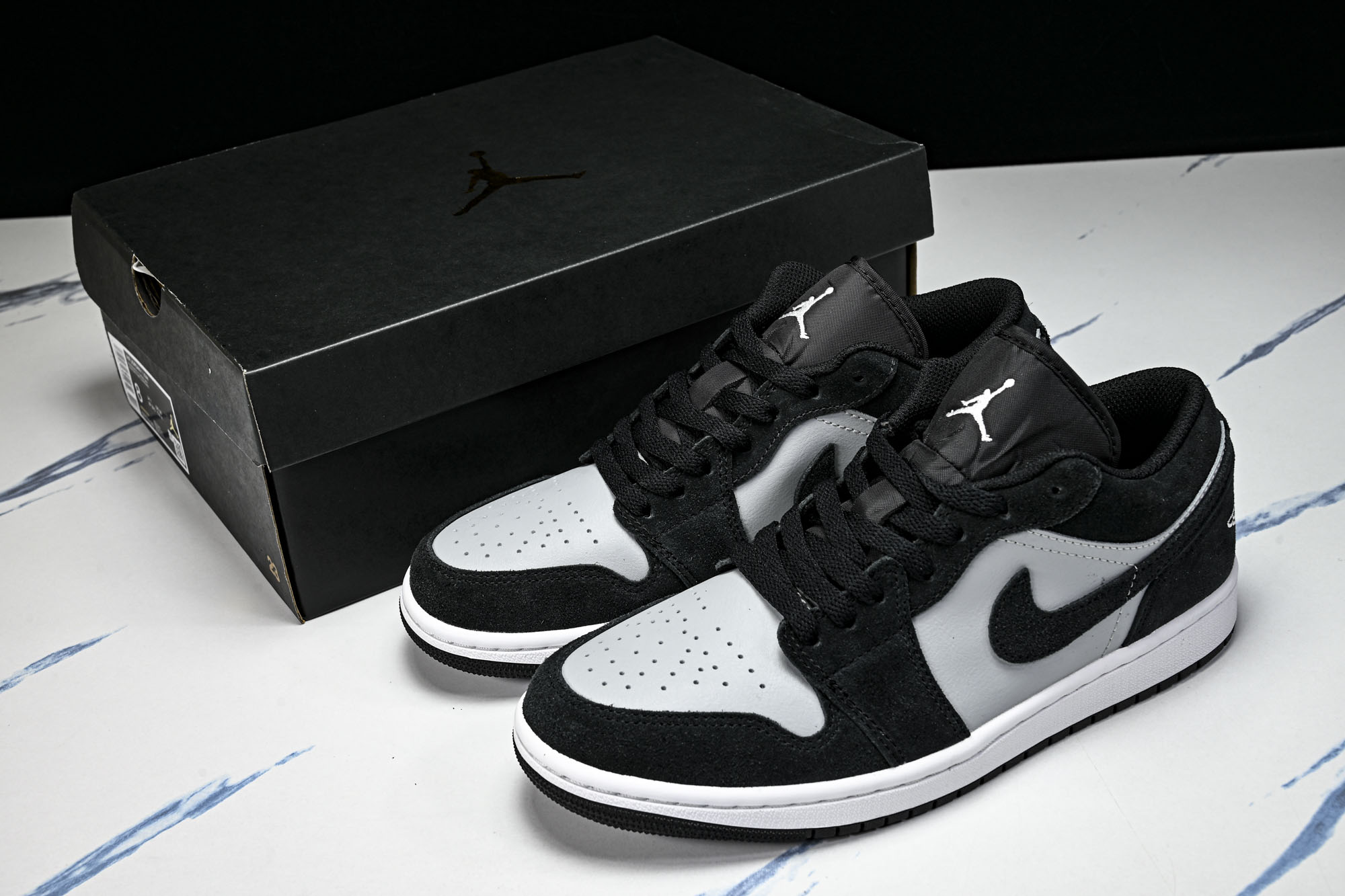 Air Jordan 1 Low AJ1 乔1黑灰 低帮复古文化篮球鞋 -048 #YZ010 大厂代工流水线打造 公司 Air Jordan 1 Low AJ1 乔1黑灰 低帮复古文化篮球鞋 -048 #YZ010 大厂代工流水线打造 公司