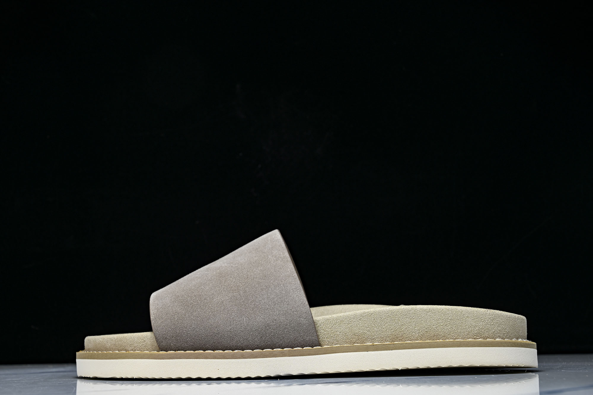 Brunello Cucinelli 绒面革平底套脚露趾一字拖鞋 MZUSOLY236CDK54 GREY #YZ006