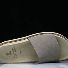 Brunello Cucinelli 绒面革平底套脚露趾一字拖鞋 MZUSOLY236CDK54 GREY #YZ006 Brunello Cucinelli 绒面革平底套脚露趾一字拖鞋 MZUSOLY236CDK54 GREY #YZ006