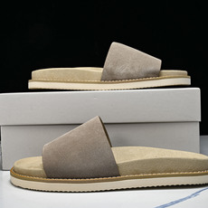 Brunello Cucinelli 绒面革平底套脚露趾一字拖鞋 MZUSOLY236CDK54 GREY #YZ006 Brunello Cucinelli 绒面革平底套脚露趾一字拖鞋 MZUSOLY236CDK54 GREY #YZ006