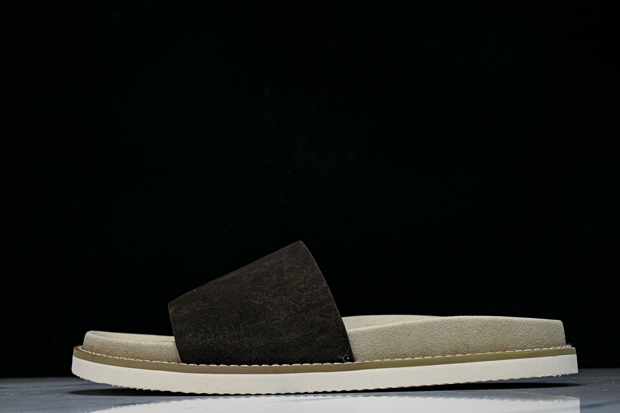 Brunello Cucinelli 绒面革平底套脚露趾一字拖鞋 MZUSOLY236CDK54 GREY_2 #YZ0