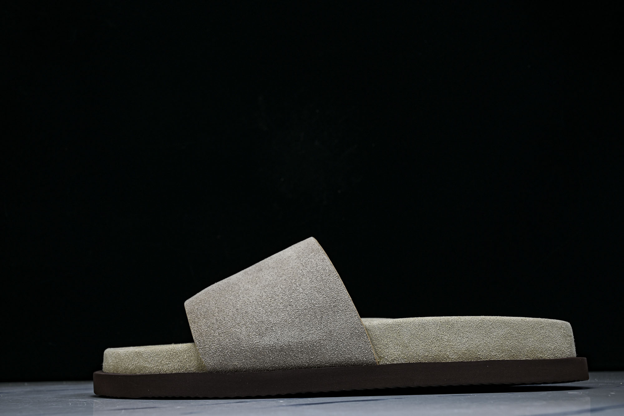 Brunello Cucinelli 七夕礼物春夏系列 男士绒面革交叉凉拖鞋 #YZ006 尺码:39 40 41 42