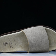 Brunello Cucinelli 七夕礼物春夏系列 男士绒面革交叉凉拖鞋 #YZ006 尺码:39 40 41 42 Brunello Cucinelli 七夕礼物春夏系列 男士绒面革交叉凉拖鞋 #YZ006 尺码:39 40 41 42