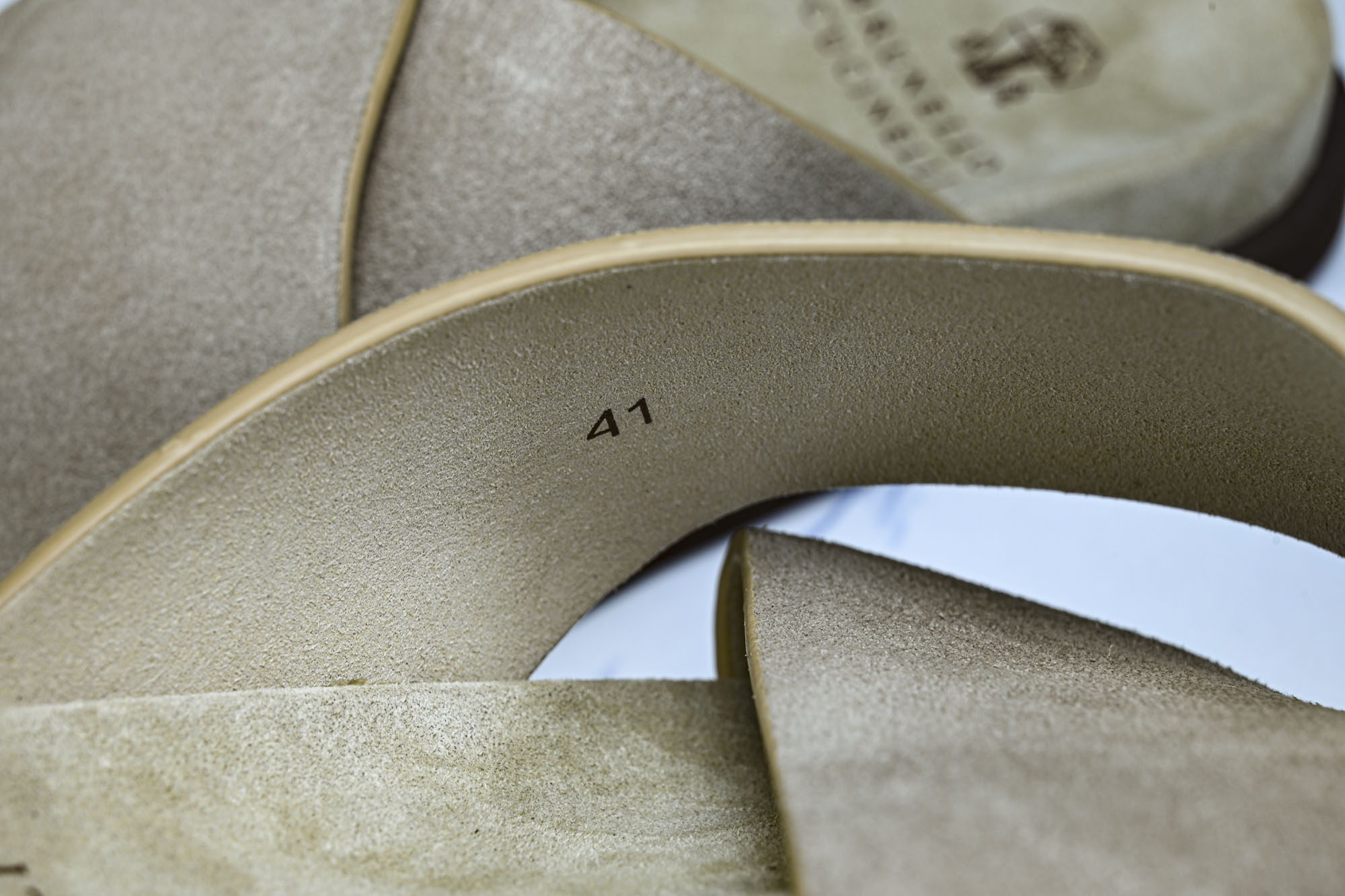 Brunello Cucinelli 七夕礼物春夏系列 男士绒面革交叉凉拖鞋_3 #YZ006 尺码:39 40 41 Brunello Cucinelli 七夕礼物春夏系列 男士绒面革交叉凉拖鞋_3 #YZ006 尺码:39 40 41