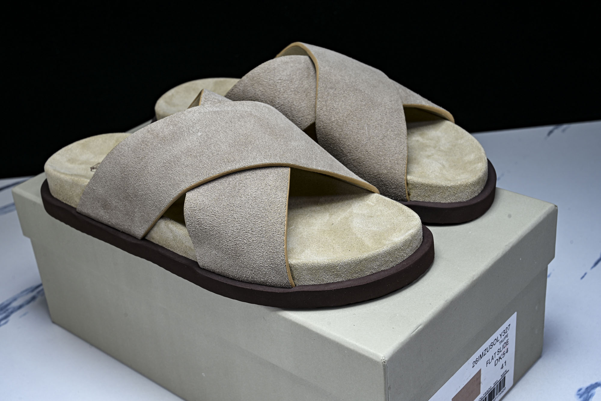 Brunello Cucinelli 七夕礼物春夏系列 男士绒面革交叉凉拖鞋_3 #YZ006 尺码:39 40 41 Brunello Cucinelli 七夕礼物春夏系列 男士绒面革交叉凉拖鞋_3 #YZ006 尺码:39 40 41