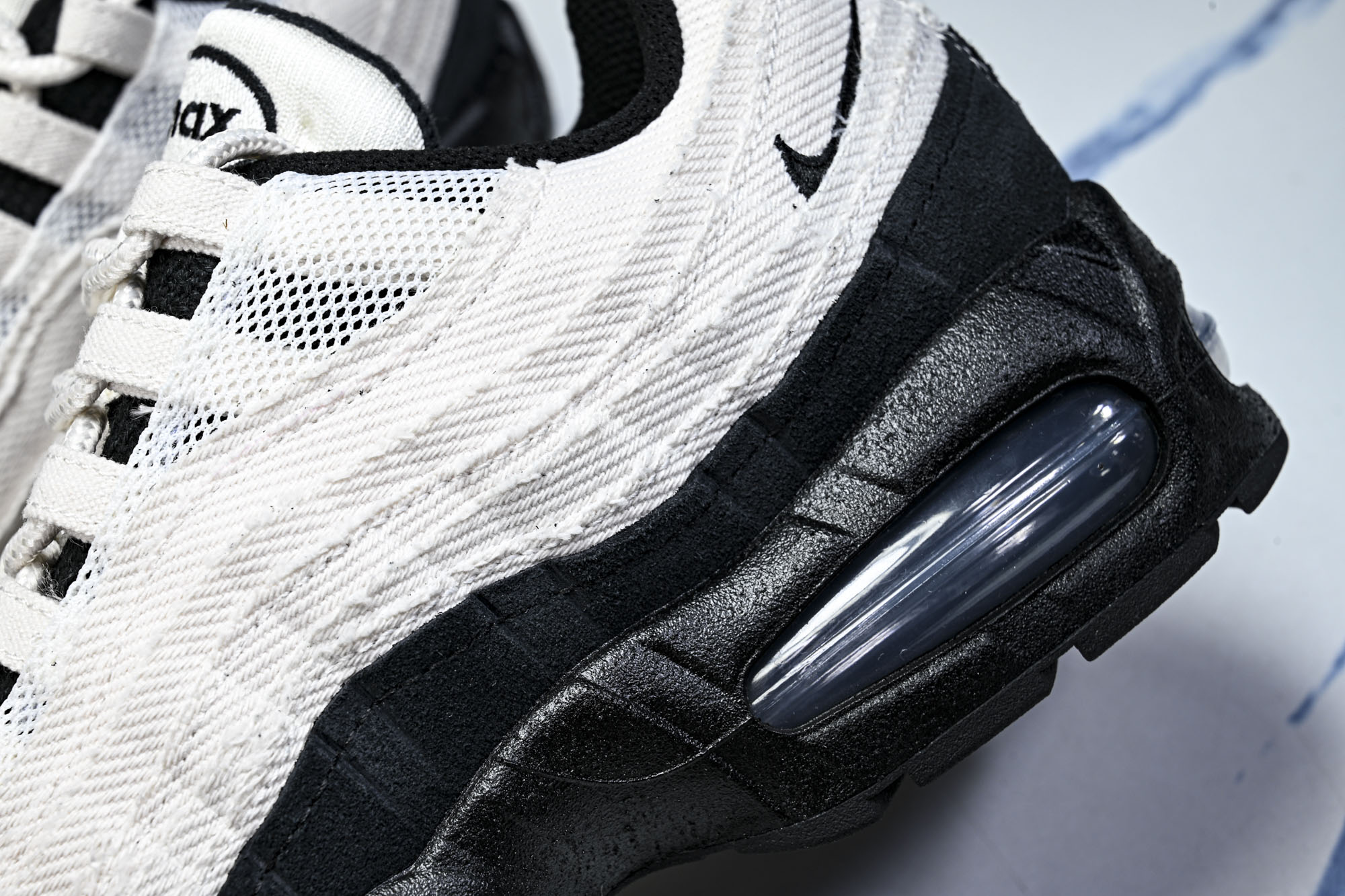 Nike Air Max 95 复古减震气垫跑鞋IQ0284-010 #YZ002-12 #全部配色原鞋原尺码开发生产极 Nike Air Max 95 复古减震气垫跑鞋IQ0284-010 #YZ002-12 #全部配色原鞋原尺码开发生产极