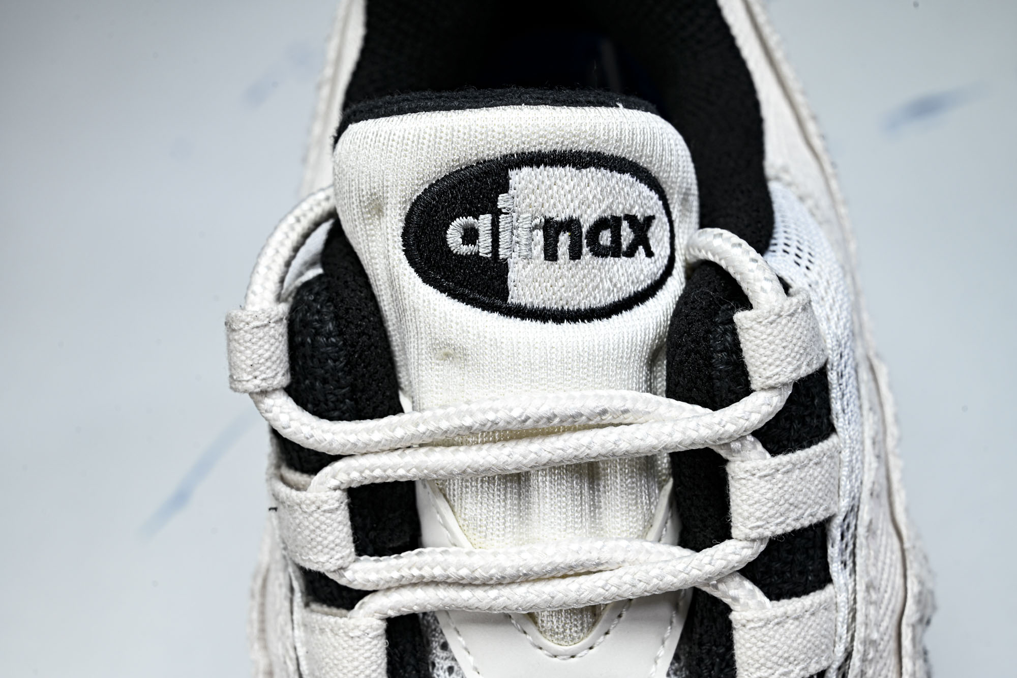 Nike Air Max 95 复古减震气垫跑鞋IQ0284-010 #YZ002-12 #全部配色原鞋原尺码开发生产极 Nike Air Max 95 复古减震气垫跑鞋IQ0284-010 #YZ002-12 #全部配色原鞋原尺码开发生产极