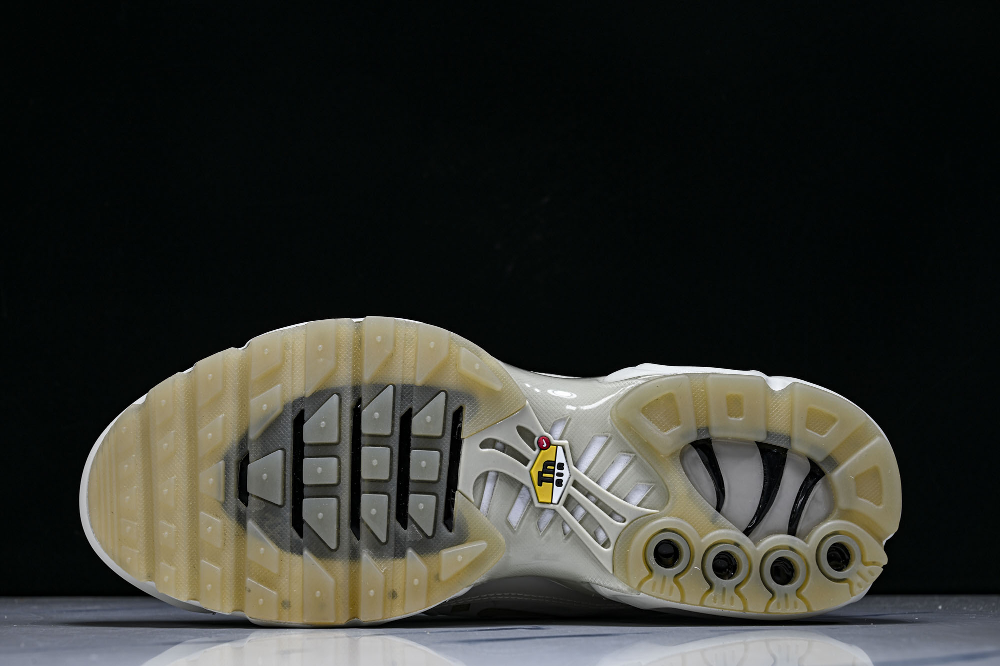 ACW_ x Nike Air Max Plus 全头层 耐克复古气垫跑鞋 FD7855-002 #YZ020 39 4 ACW_ x Nike Air Max Plus 全头层 耐克复古气垫跑鞋 FD7855-002 #YZ020 39 4