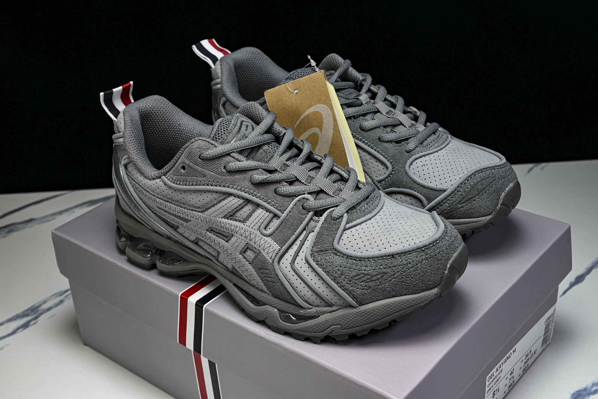 Thom Browne x Asics Gel-Kayano 14 联名款 亚瑟士运动休闲透气专业跑鞋 1203B110 Thom Browne x Asics Gel-Kayano 14 联名款 亚瑟士运动休闲透气专业跑鞋 1203B110