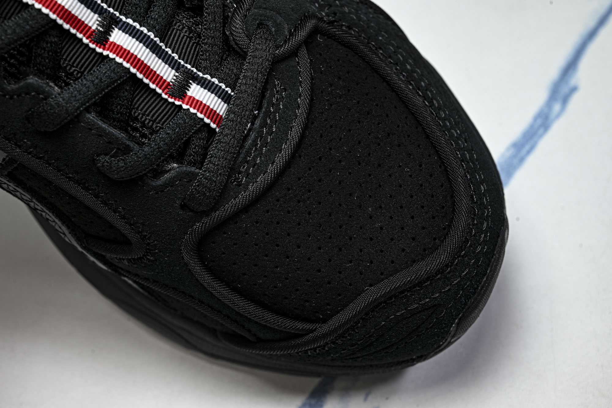 Thom Browne x Asics Gel-Kayano 14 联名款 亚瑟士运动休闲透气专业跑鞋 1203B110 Thom Browne x Asics Gel-Kayano 14 联名款 亚瑟士运动休闲透气专业跑鞋 1203B110