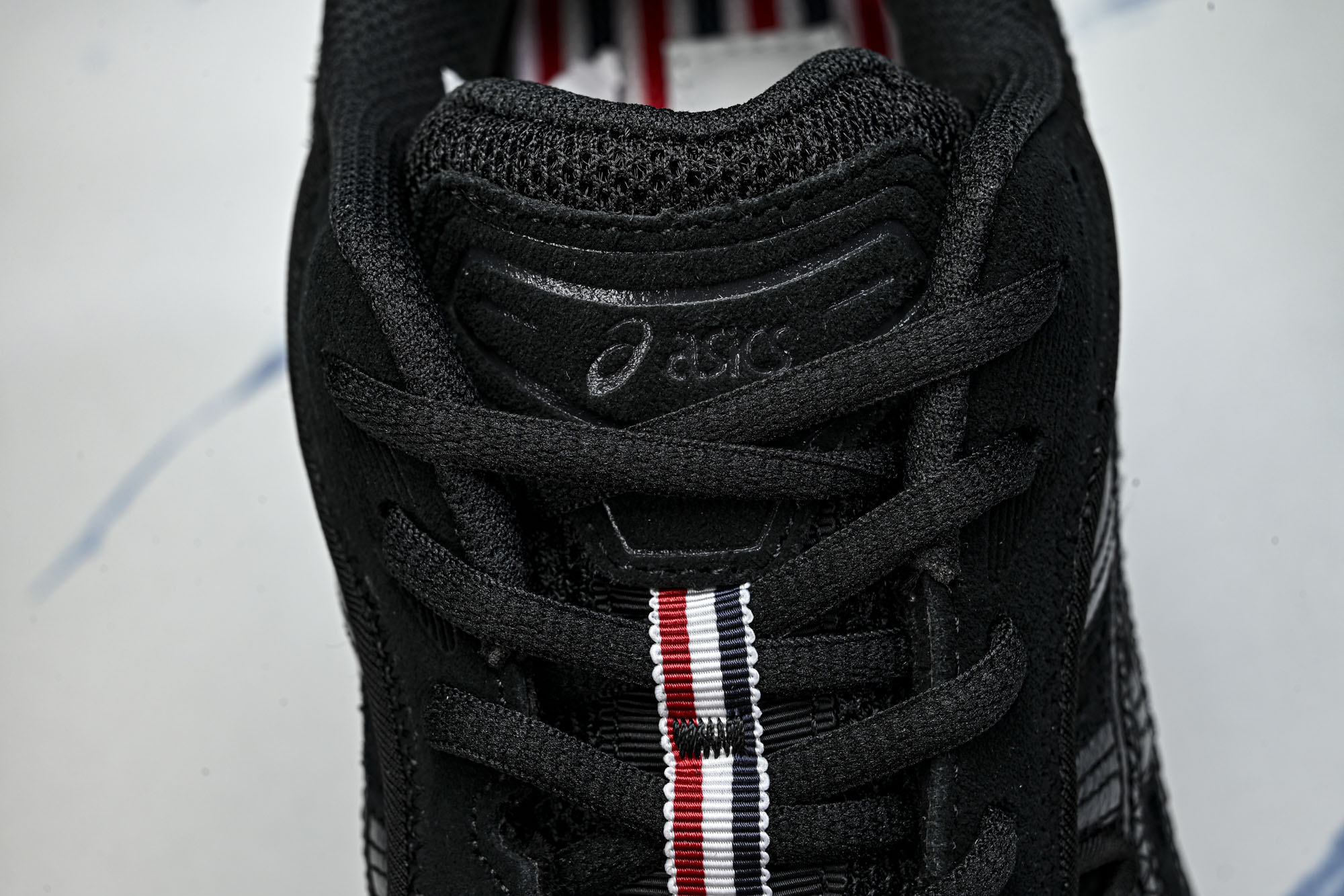 Thom Browne x Asics Gel-Kayano 14 联名款 亚瑟士运动休闲透气专业跑鞋 1203B110 Thom Browne x Asics Gel-Kayano 14 联名款 亚瑟士运动休闲透气专业跑鞋 1203B110