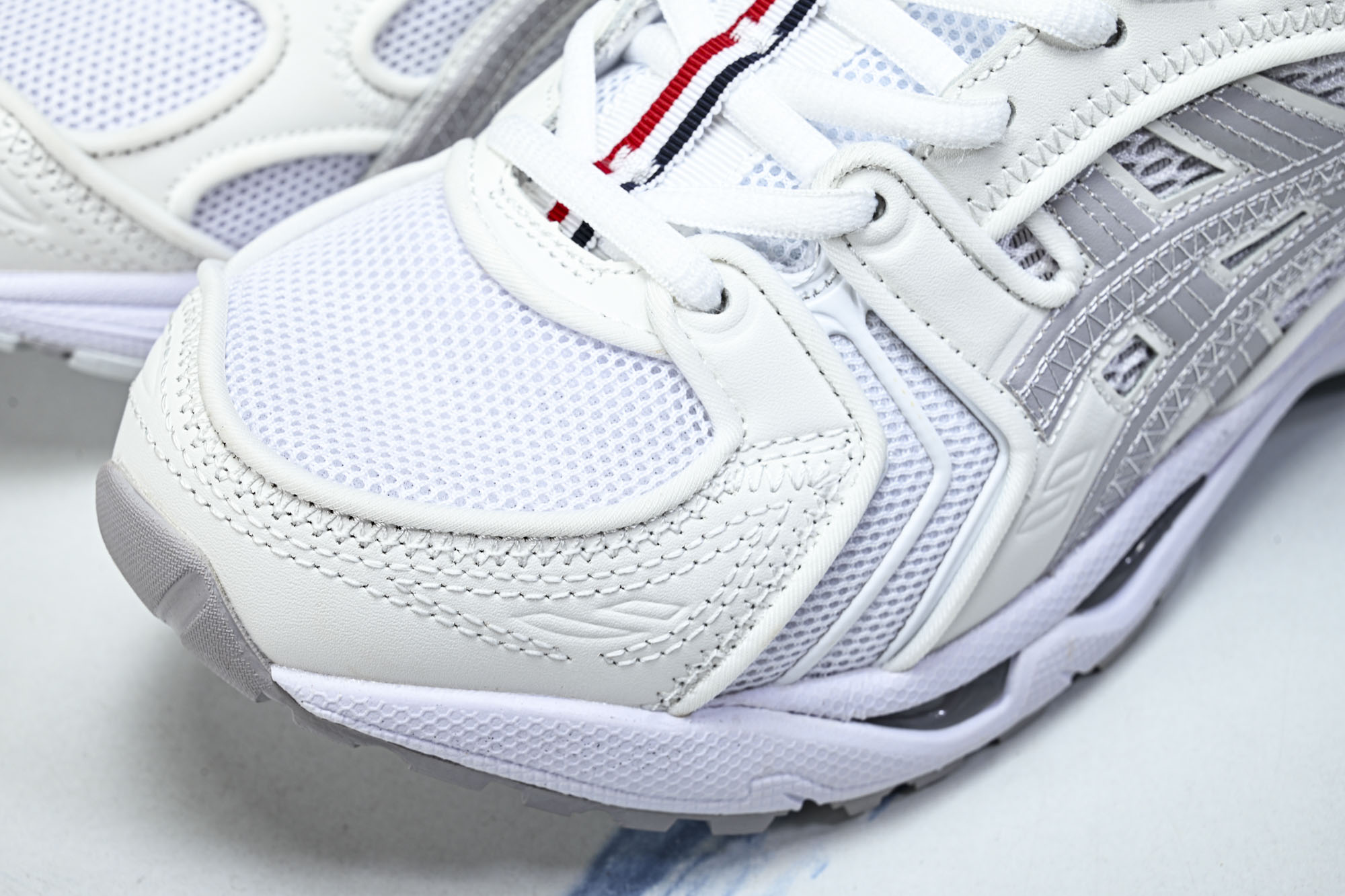 THOM BROWNE X ASICS 联名系列GEL-KAYANO 14男女同款运动休闲鞋1203B291-100 # THOM BROWNE X ASICS 联名系列GEL-KAYANO 14男女同款运动休闲鞋1203B291-100 #