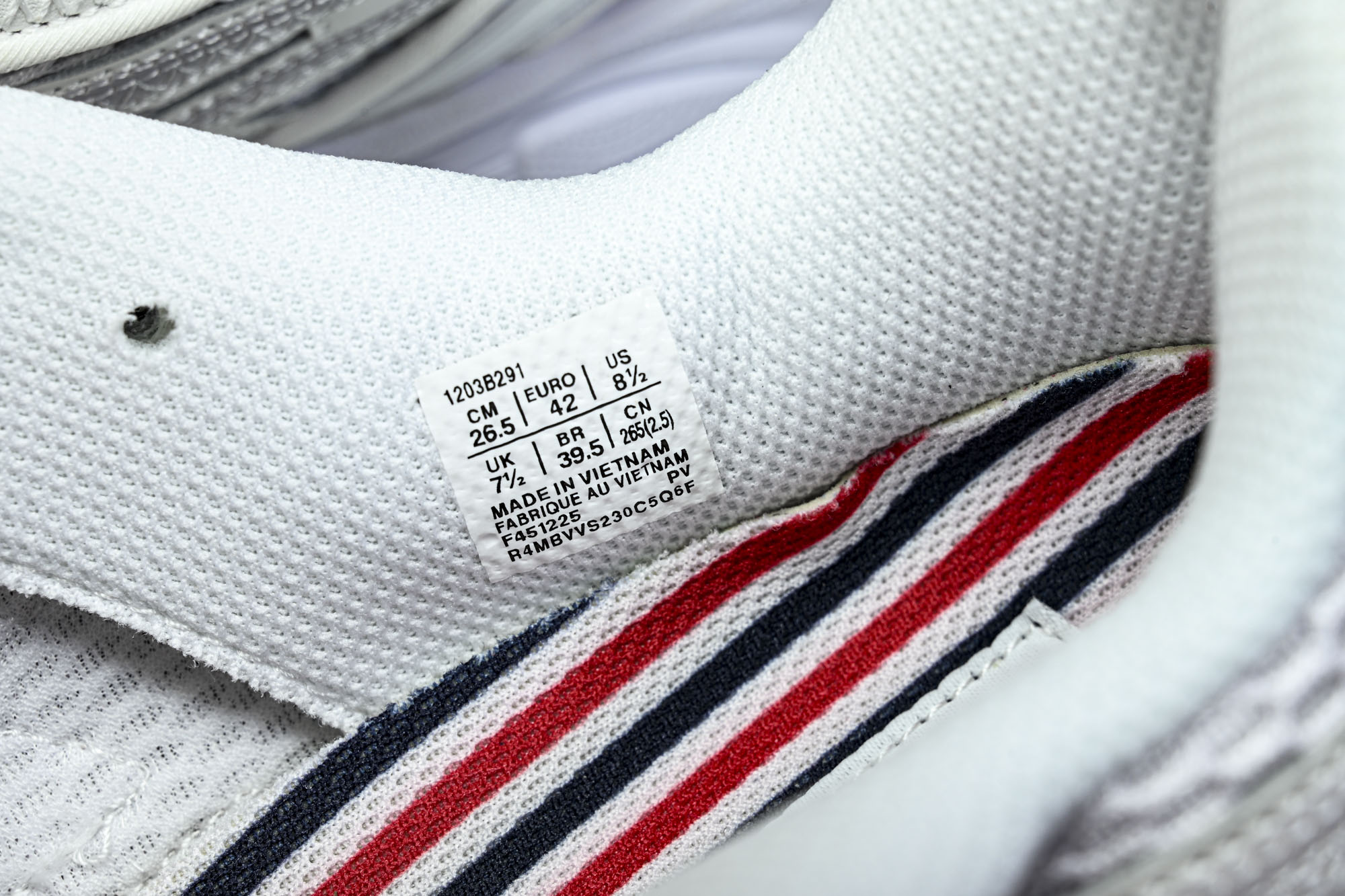 THOM BROWNE X ASICS 联名系列GEL-KAYANO 14男女同款运动休闲鞋1203B291-100 # THOM BROWNE X ASICS 联名系列GEL-KAYANO 14男女同款运动休闲鞋1203B291-100 #