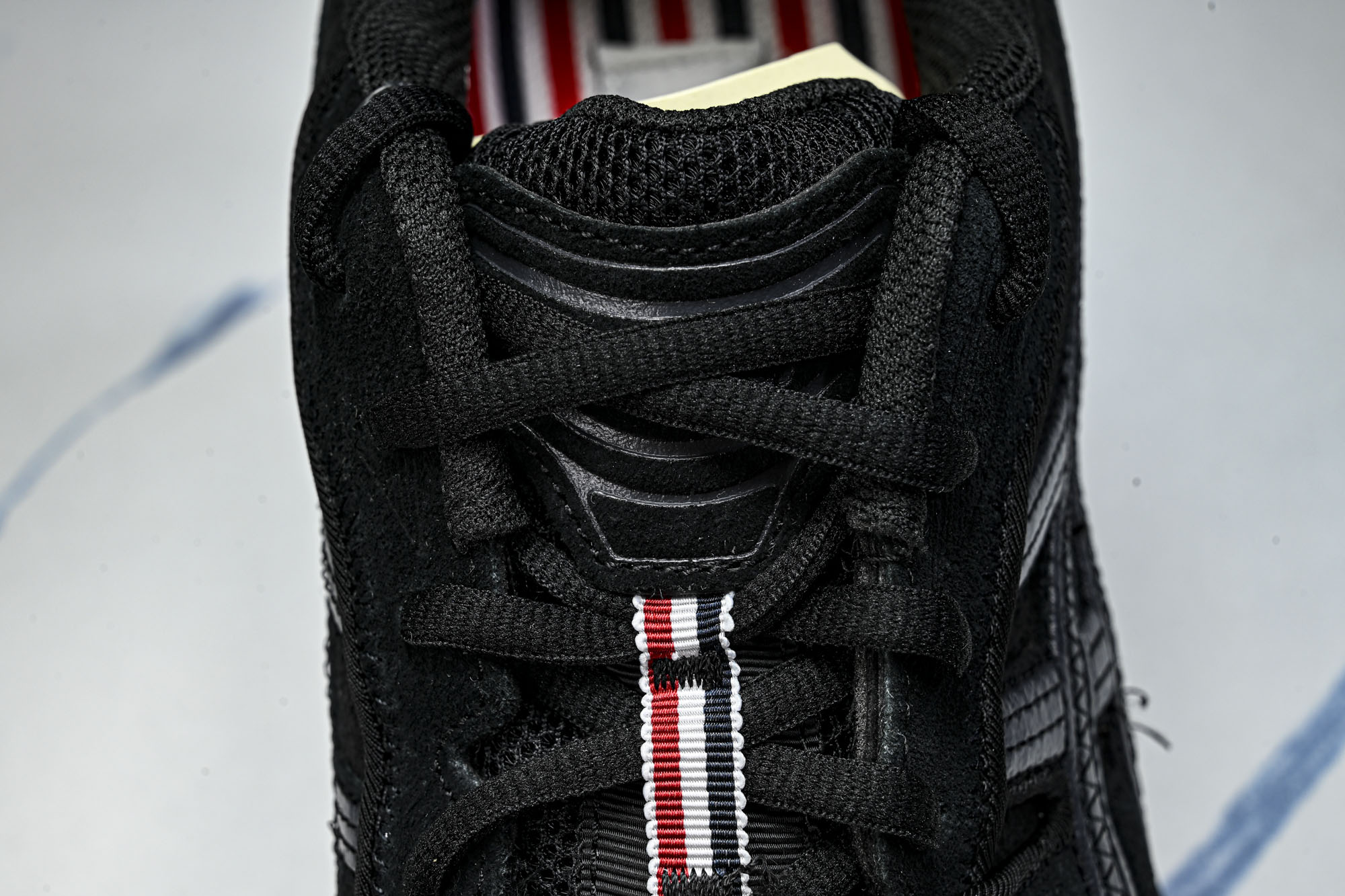 THOM BROWNE X ASICS 联名系列GEL-KAYANO 14男女同款运动休闲鞋1203B110-001 # THOM BROWNE X ASICS 联名系列GEL-KAYANO 14男女同款运动休闲鞋1203B110-001 #