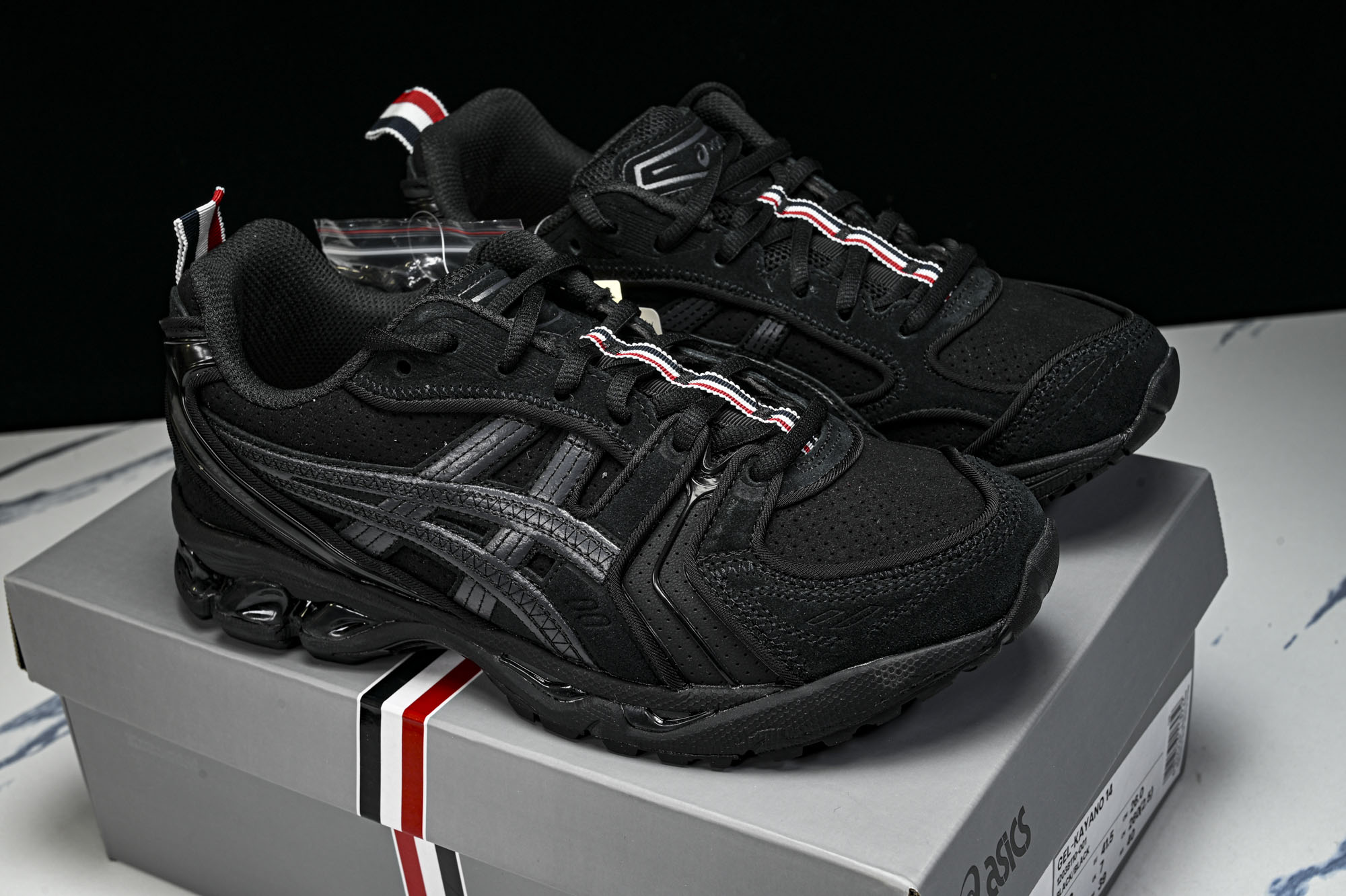 THOM BROWNE X ASICS 联名系列GEL-KAYANO 14男女同款运动休闲鞋1203B110-001 # THOM BROWNE X ASICS 联名系列GEL-KAYANO 14男女同款运动休闲鞋1203B110-001 #