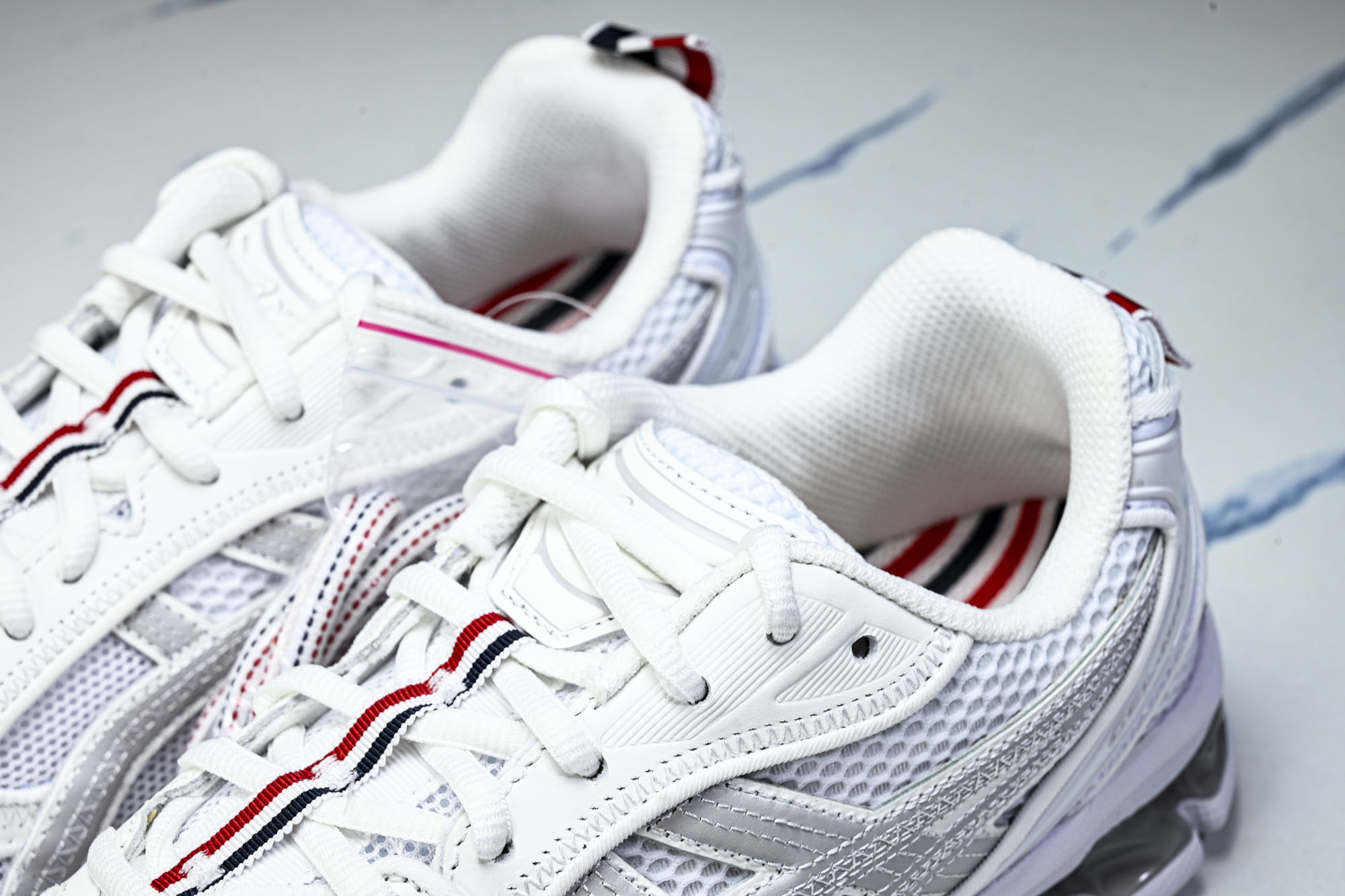 THOM BROWNE X ASICS 联名系列GEL-KAYANO 14男女同款运动休闲鞋1203B291-100 # THOM BROWNE X ASICS 联名系列GEL-KAYANO 14男女同款运动休闲鞋1203B291-100 #