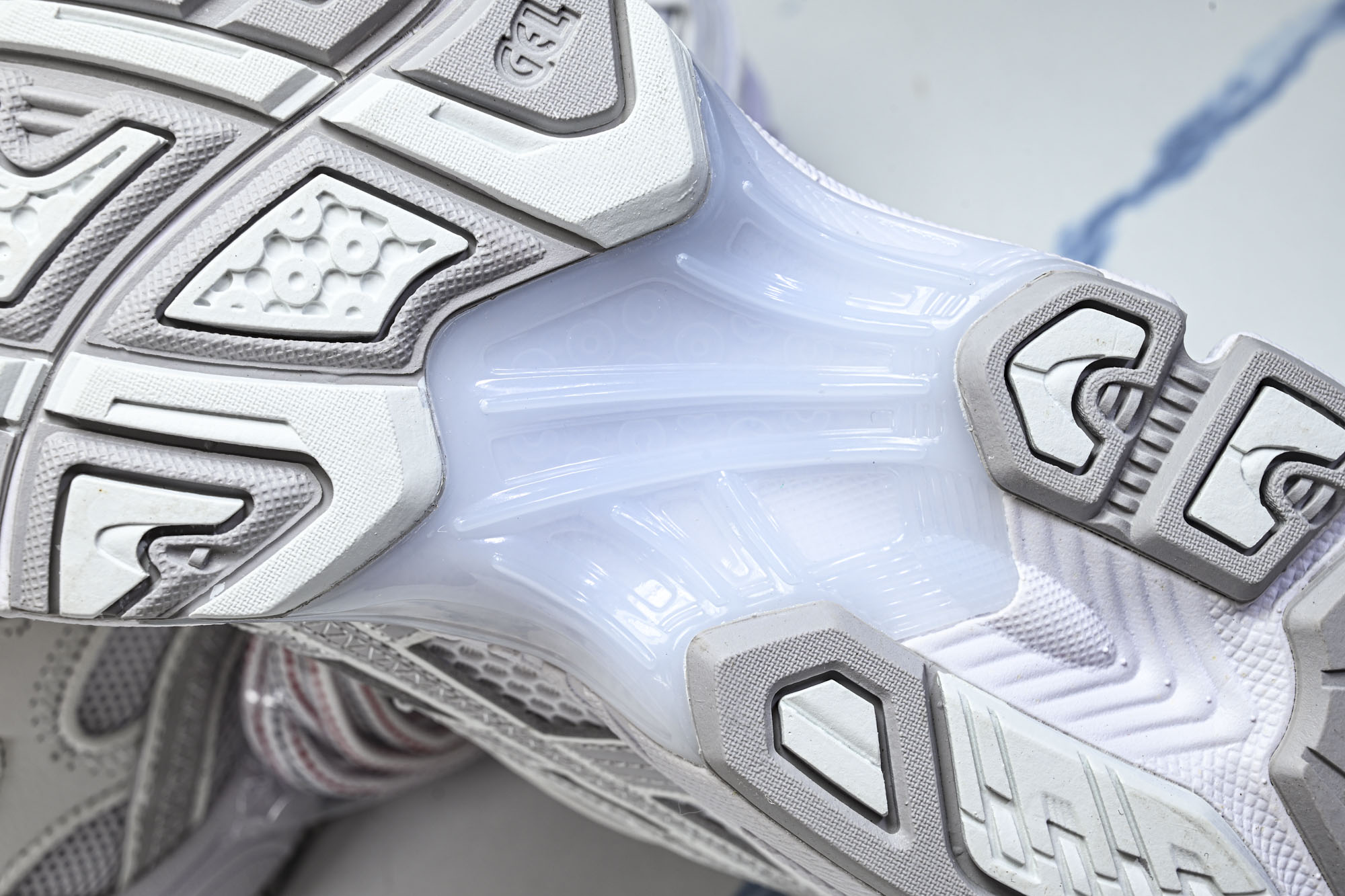 THOM BROWNE X ASICS 联名系列GEL-KAYANO 14男女同款运动休闲鞋1203B291-100 # THOM BROWNE X ASICS 联名系列GEL-KAYANO 14男女同款运动休闲鞋1203B291-100 #