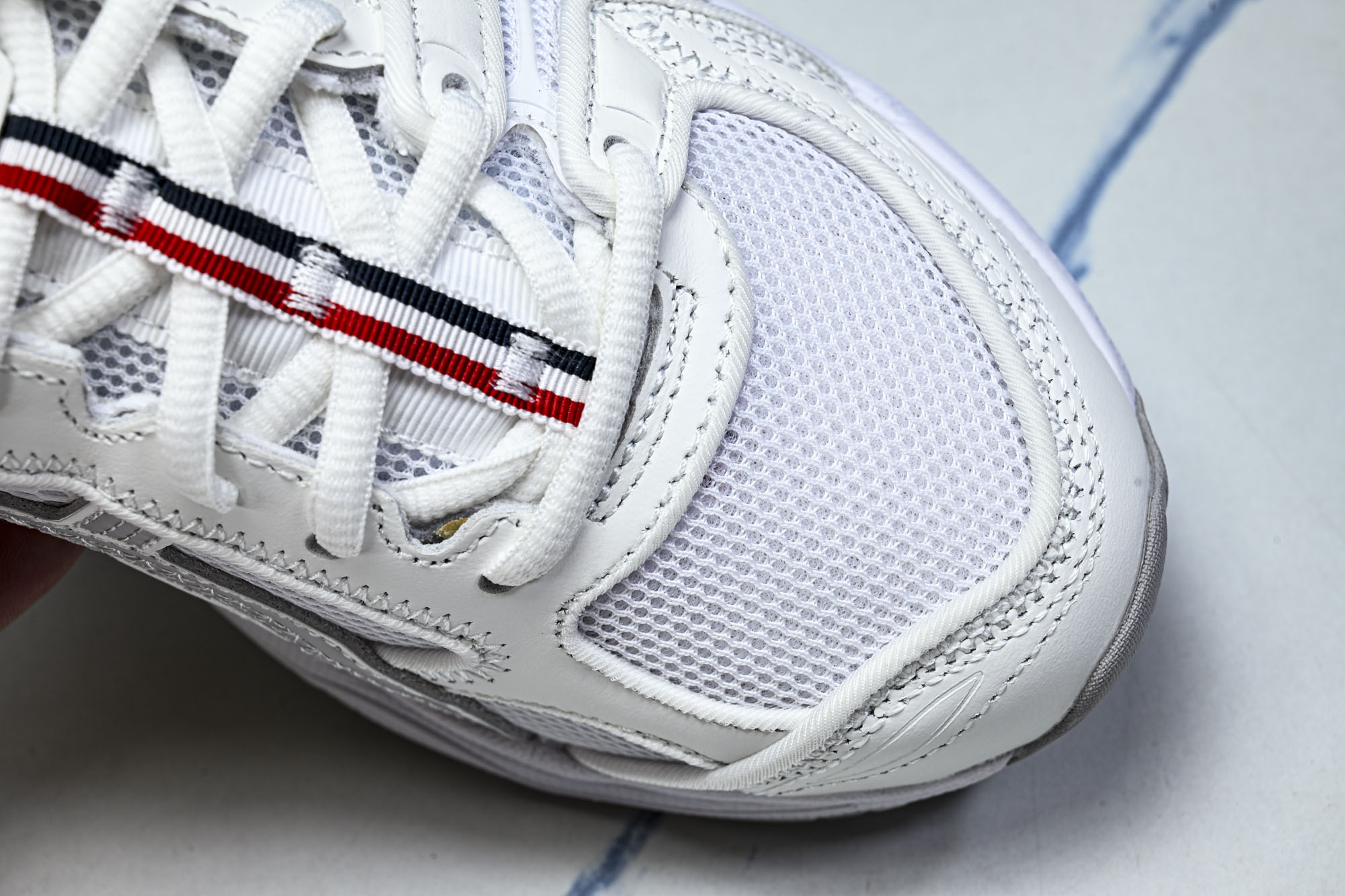THOM BROWNE X ASICS 联名系列GEL-KAYANO 14男女同款运动休闲鞋1203B291-100 # THOM BROWNE X ASICS 联名系列GEL-KAYANO 14男女同款运动休闲鞋1203B291-100 #