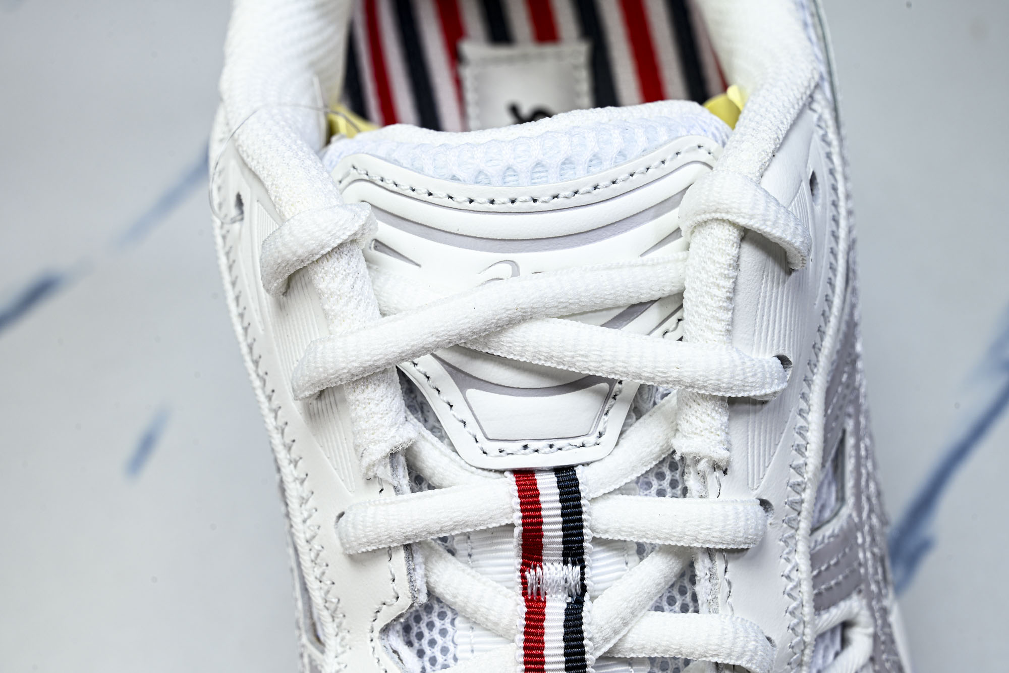 THOM BROWNE X ASICS 联名系列GEL-KAYANO 14男女同款运动休闲鞋1203B291-100 # THOM BROWNE X ASICS 联名系列GEL-KAYANO 14男女同款运动休闲鞋1203B291-100 #