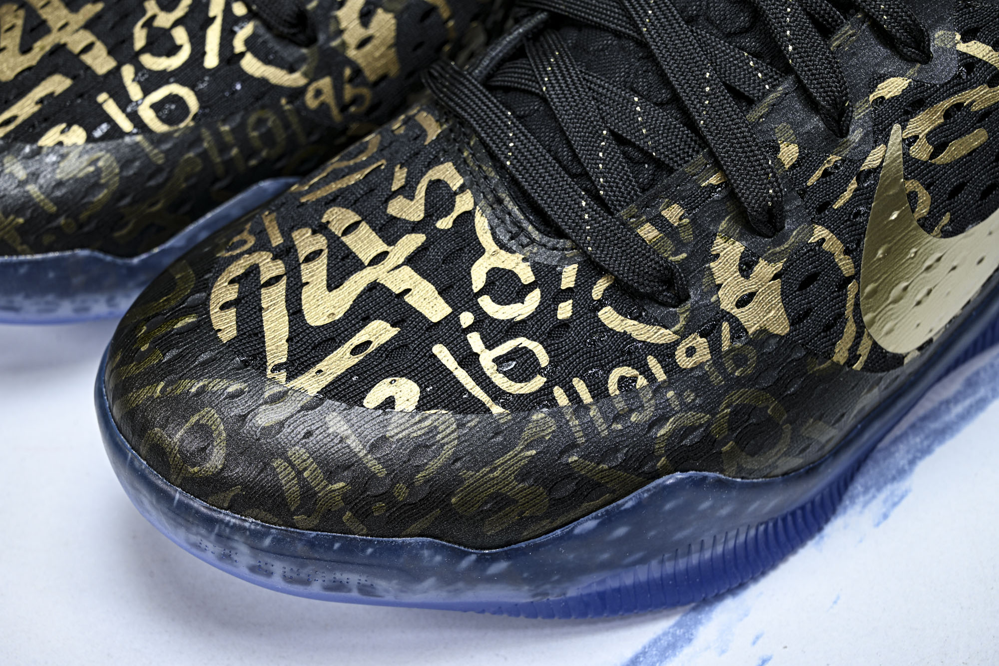 NK Kobe 11 Mamba Day ID 黑金 科比11 ZK11篮球鞋 IU4902-900 #YZ001 40 NK Kobe 11 Mamba Day ID 黑金 科比11 ZK11篮球鞋 IU4902-900 #YZ001 40