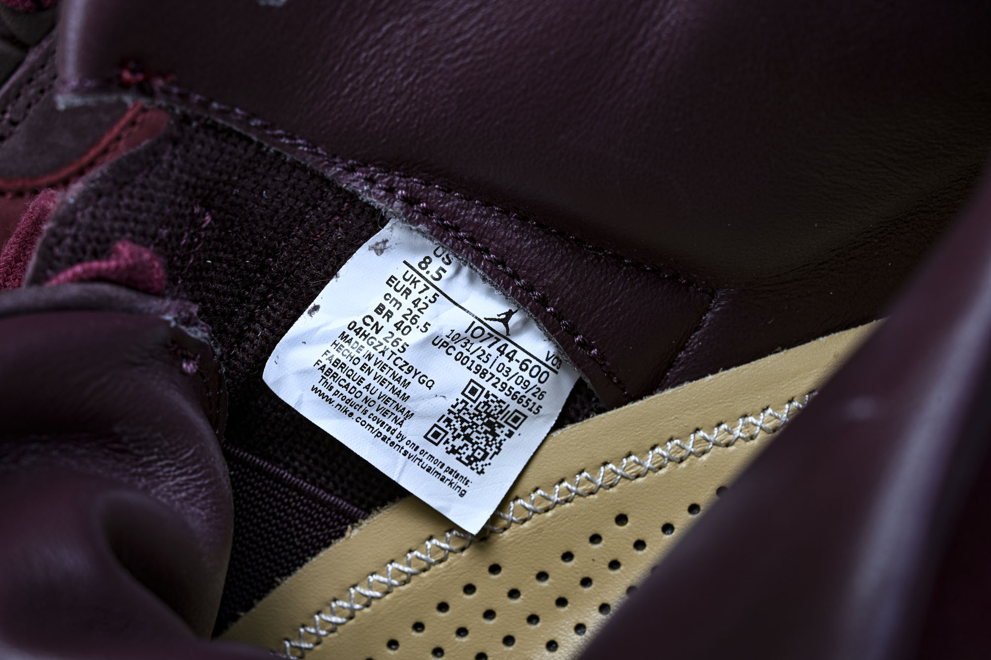 Air Jordan 3 “Bin 23”AJ3酒红色限量复古低帮篮球鞋IO7744-600 #YZ001-4 40 4 Air Jordan 3 “Bin 23”AJ3酒红色限量复古低帮篮球鞋IO7744-600 #YZ001-4 40 4