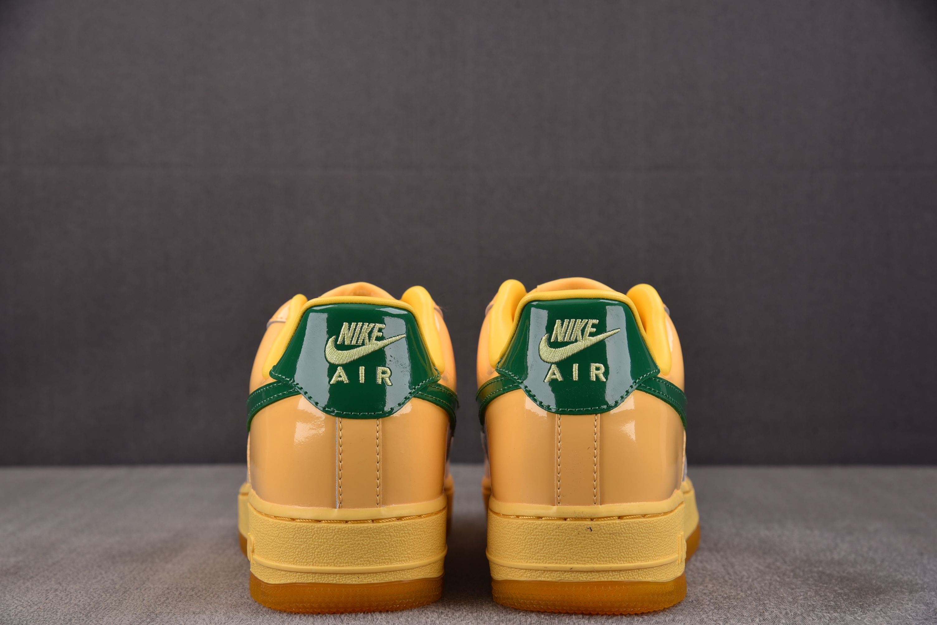 NK Air Force 1 Low Patent Leather Topaz Gold Pine Green 黄绿 I NK Air Force 1 Low Patent Leather Topaz Gold Pine Green 黄绿 I