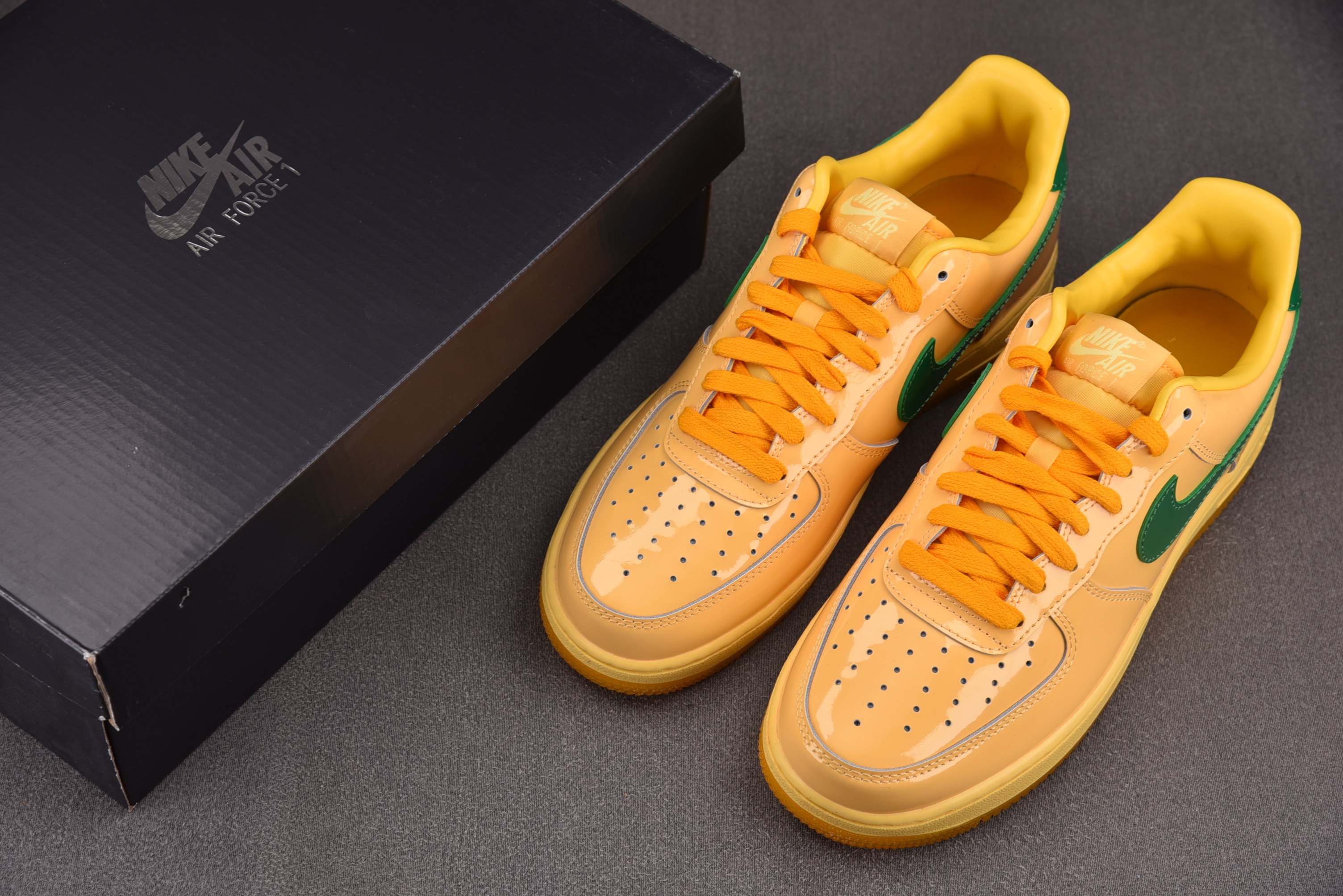 NK Air Force 1 Low Patent Leather Topaz Gold Pine Green 黄绿 I NK Air Force 1 Low Patent Leather Topaz Gold Pine Green 黄绿 I