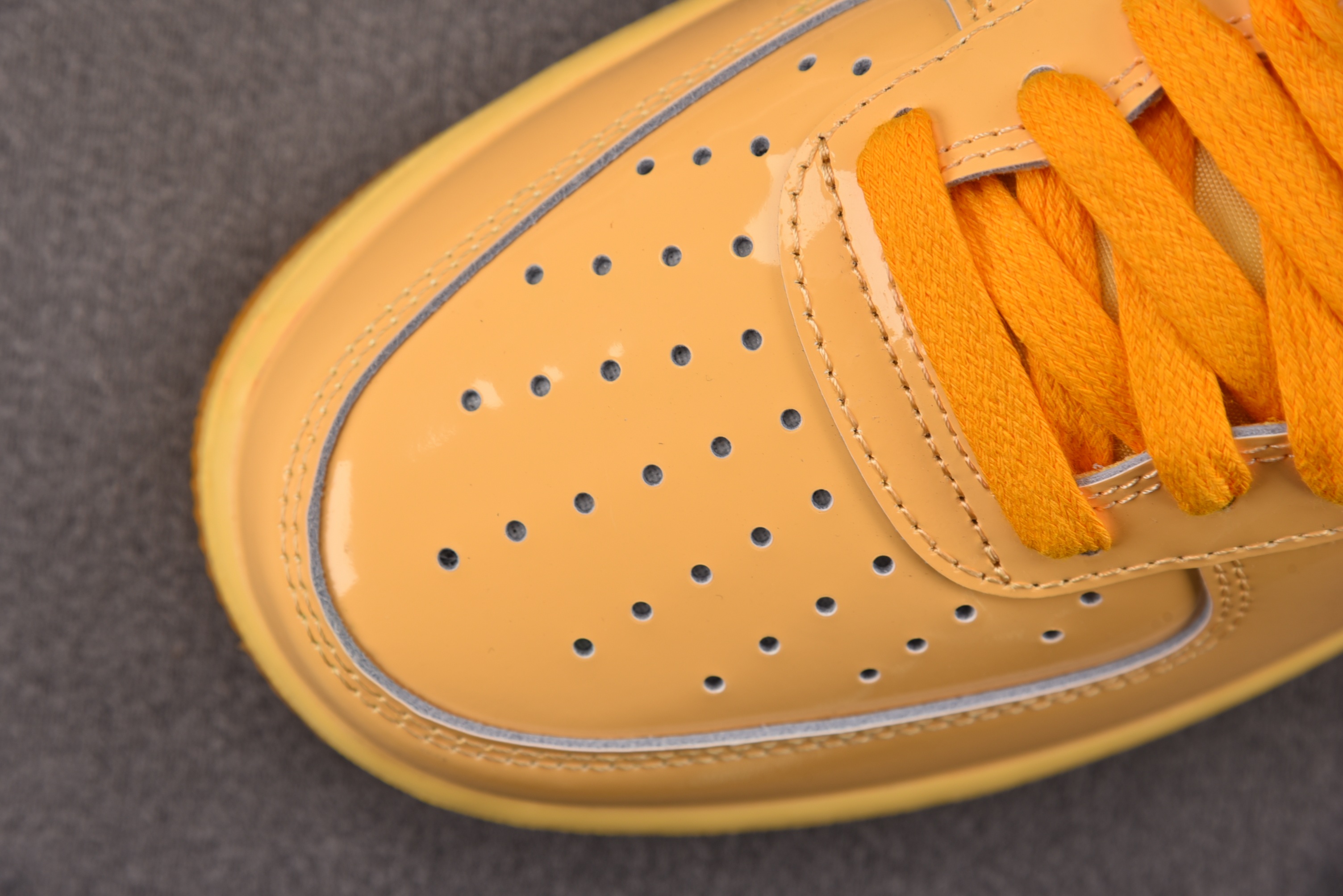 NK Air Force 1 Low Patent Leather Topaz Gold Pine Green 黄绿 I NK Air Force 1 Low Patent Leather Topaz Gold Pine Green 黄绿 I