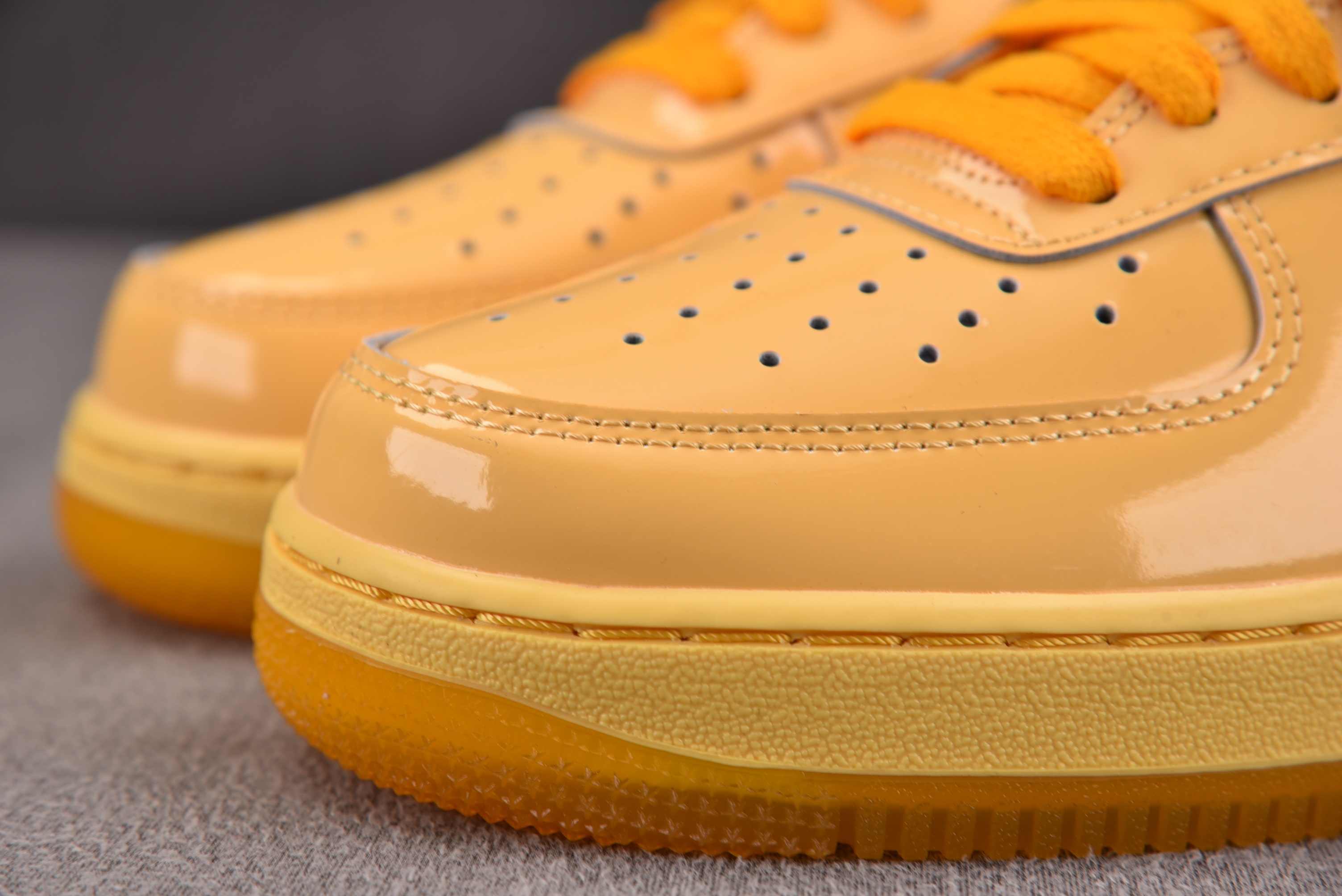 NK Air Force 1 Low Patent Leather Topaz Gold Pine Green 黄绿 I NK Air Force 1 Low Patent Leather Topaz Gold Pine Green 黄绿 I