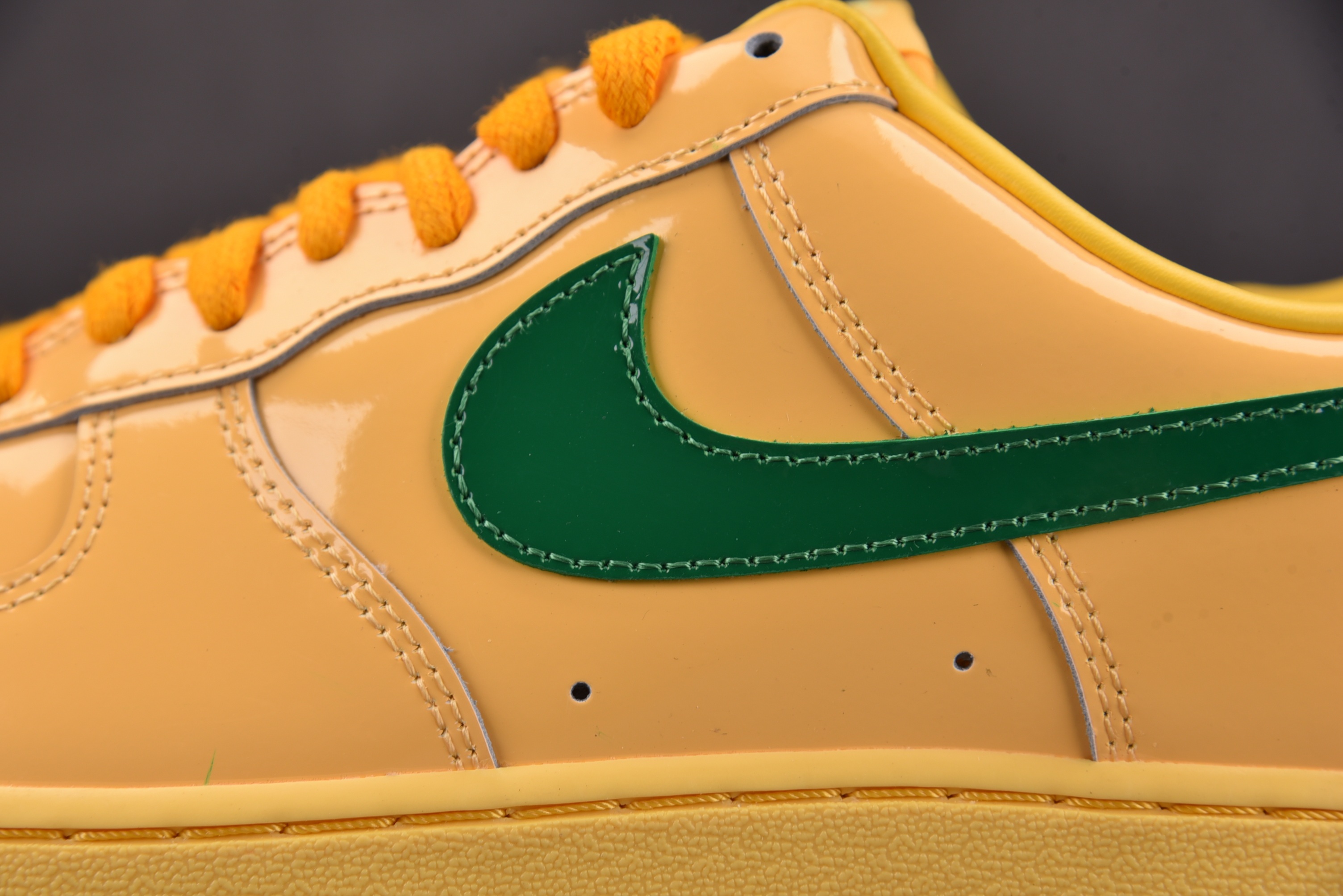 NK Air Force 1 Low Patent Leather Topaz Gold Pine Green 黄绿 I NK Air Force 1 Low Patent Leather Topaz Gold Pine Green 黄绿 I