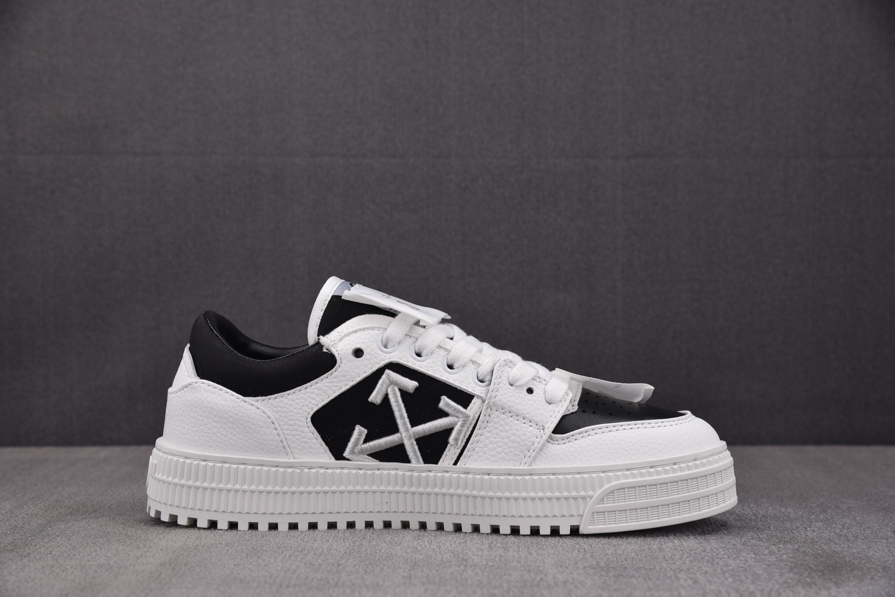 【纯原】OFF-WHITE 3.0 Off Court 白黑 #YZ002 36-47