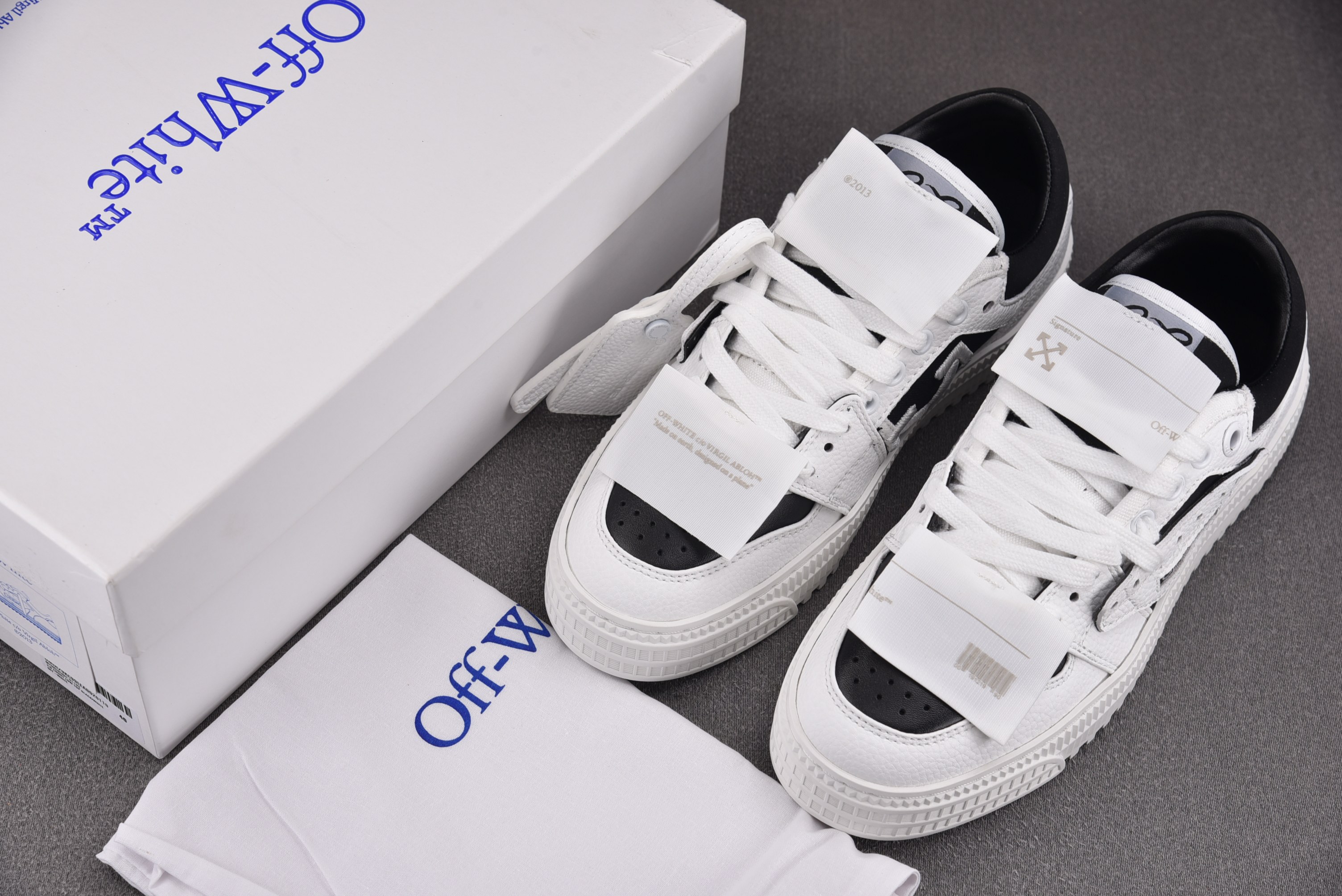 【纯原】OFF-WHITE 3.0 Off Court 白黑 #YZ002 36-47
