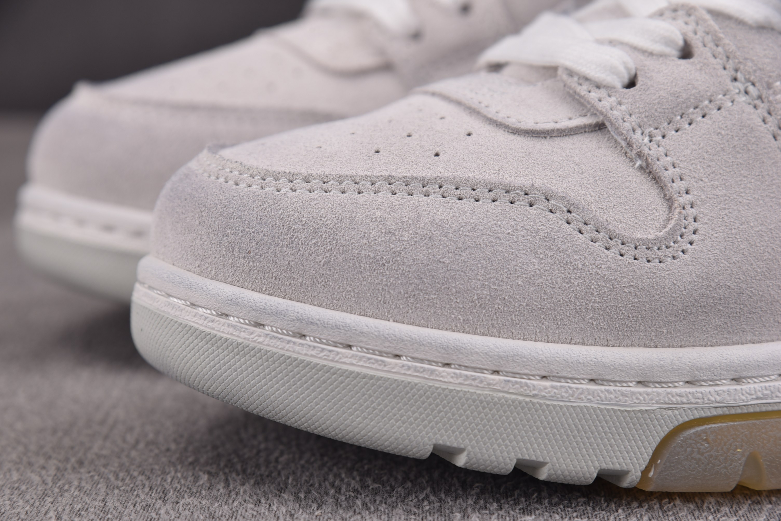 【纯原】OFF-WHITE Out of Office 绒面灰 #YZ002 36-47